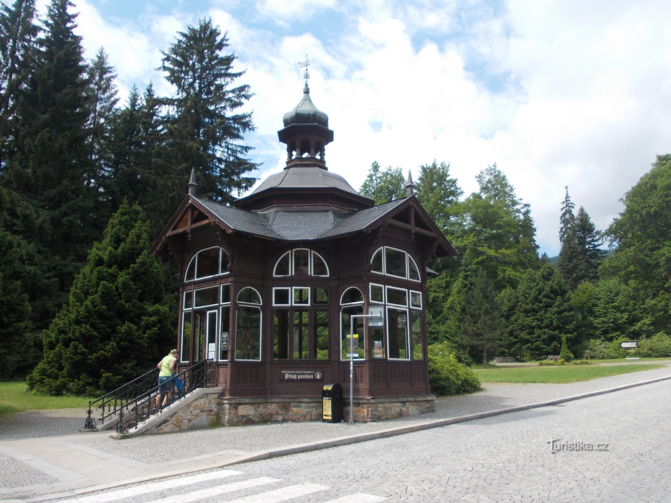 Drinking pavilion