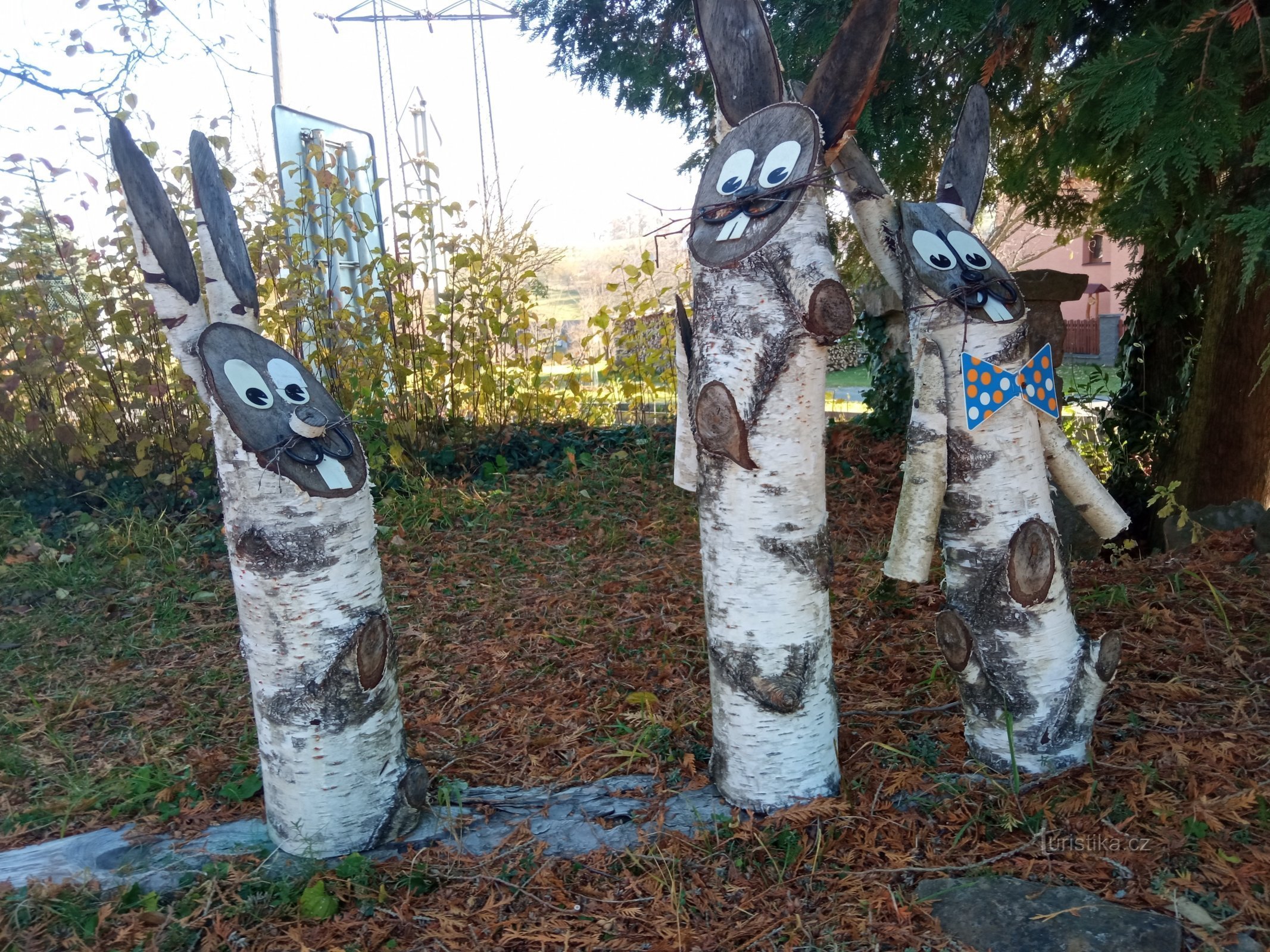 Parque forestal de Pivečk con una ruina artificial en Slavičín