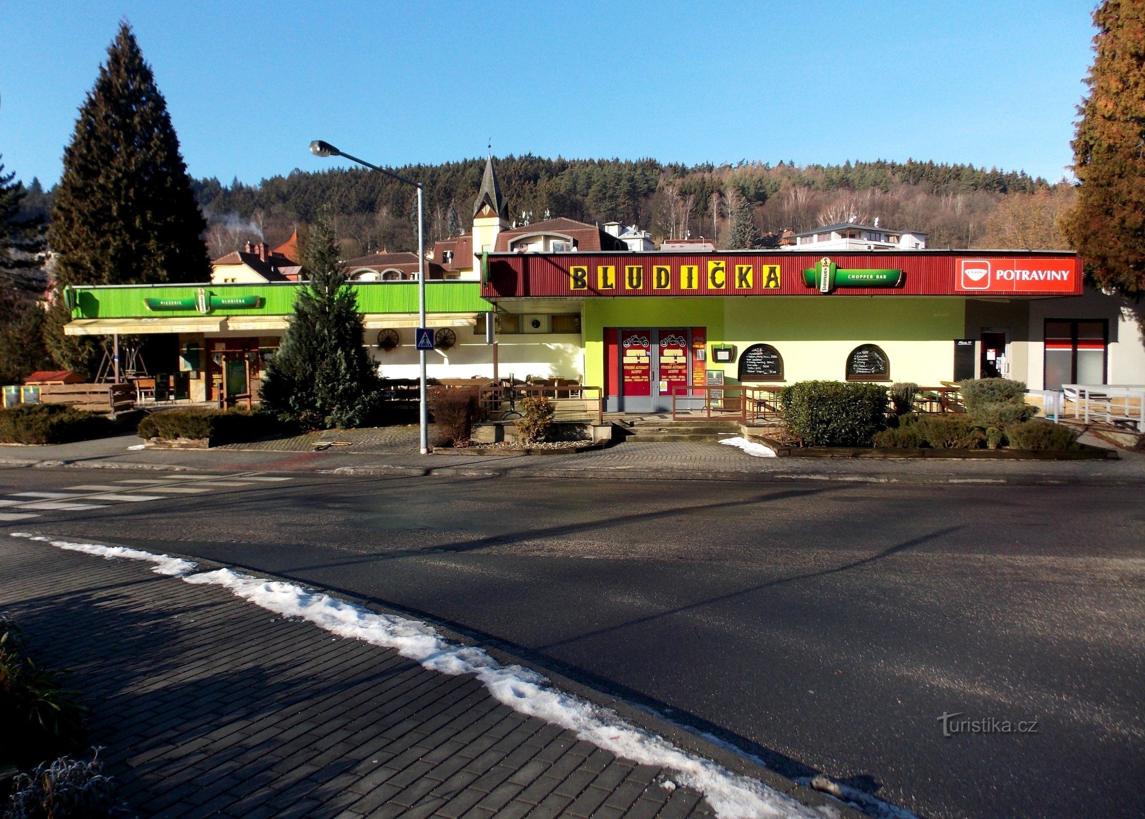 Pizzeria Bludička og Chooper spillerum/bar i Luhačovice