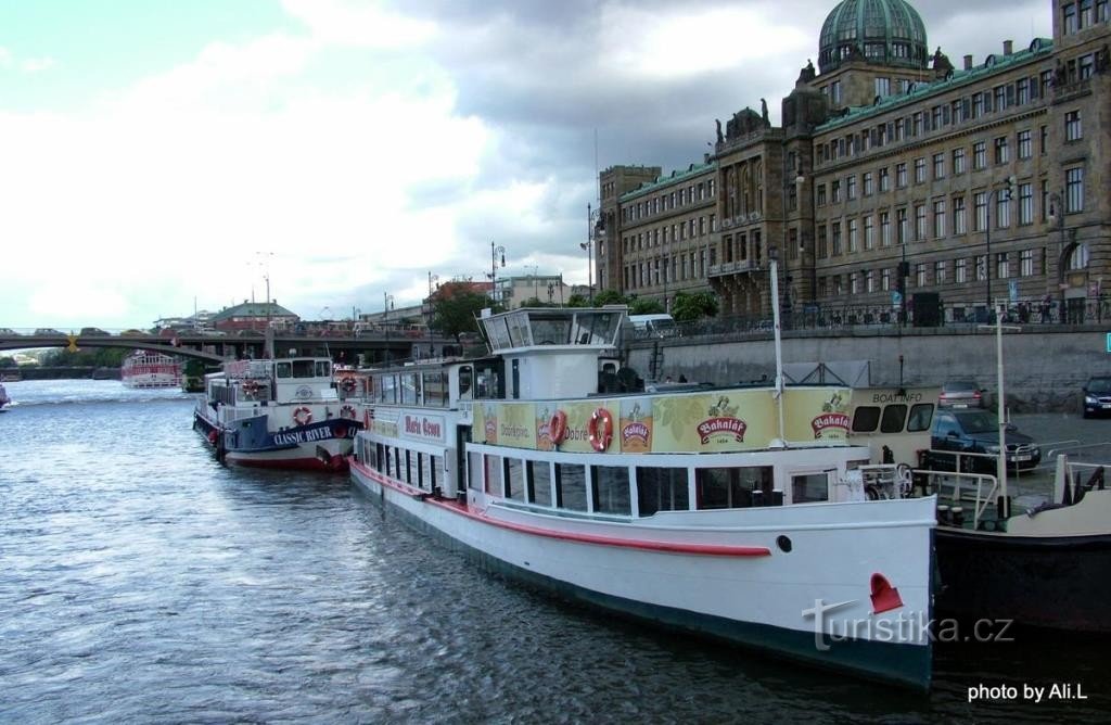 Cruise on the Vltava on the Czech Boat - June 1.6.2012, XNUMX