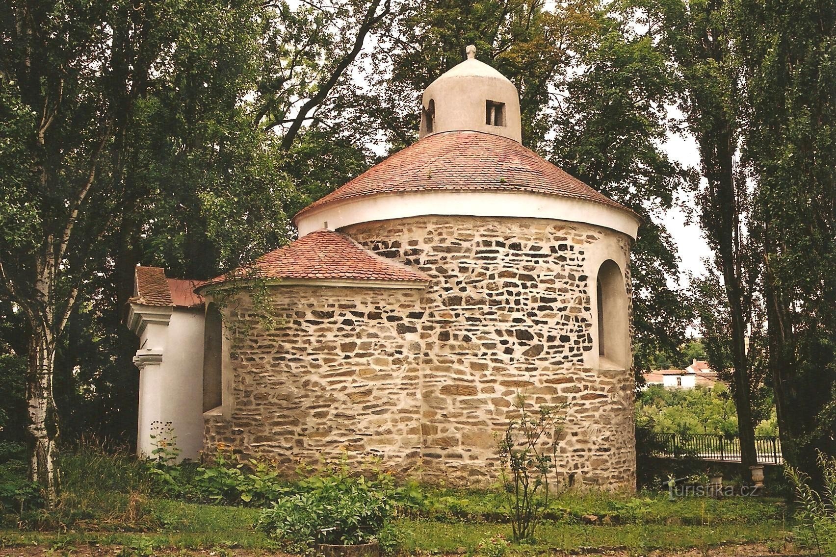Plaveč - romanska rotunda