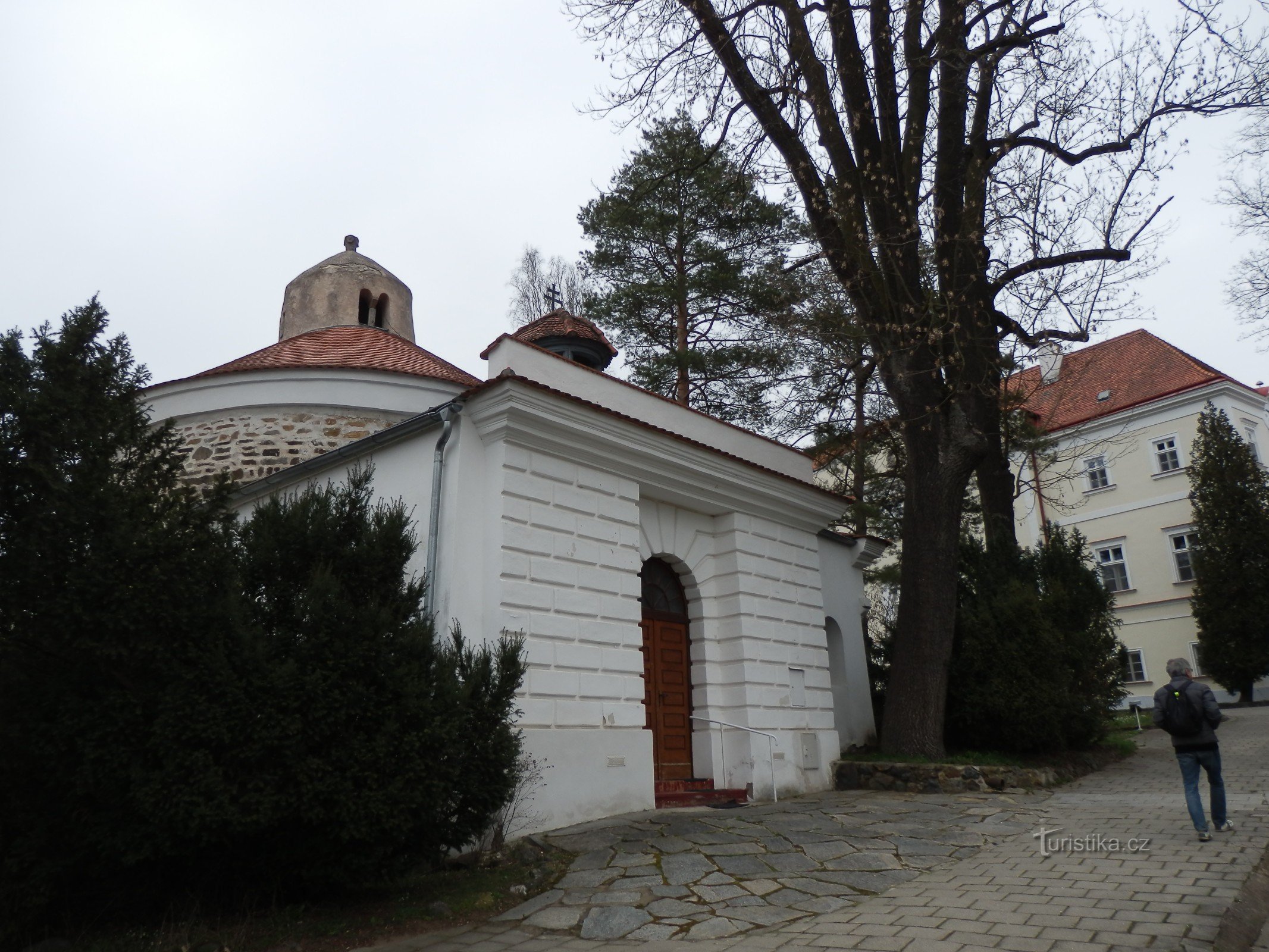 Plaveč - rotunda in grad