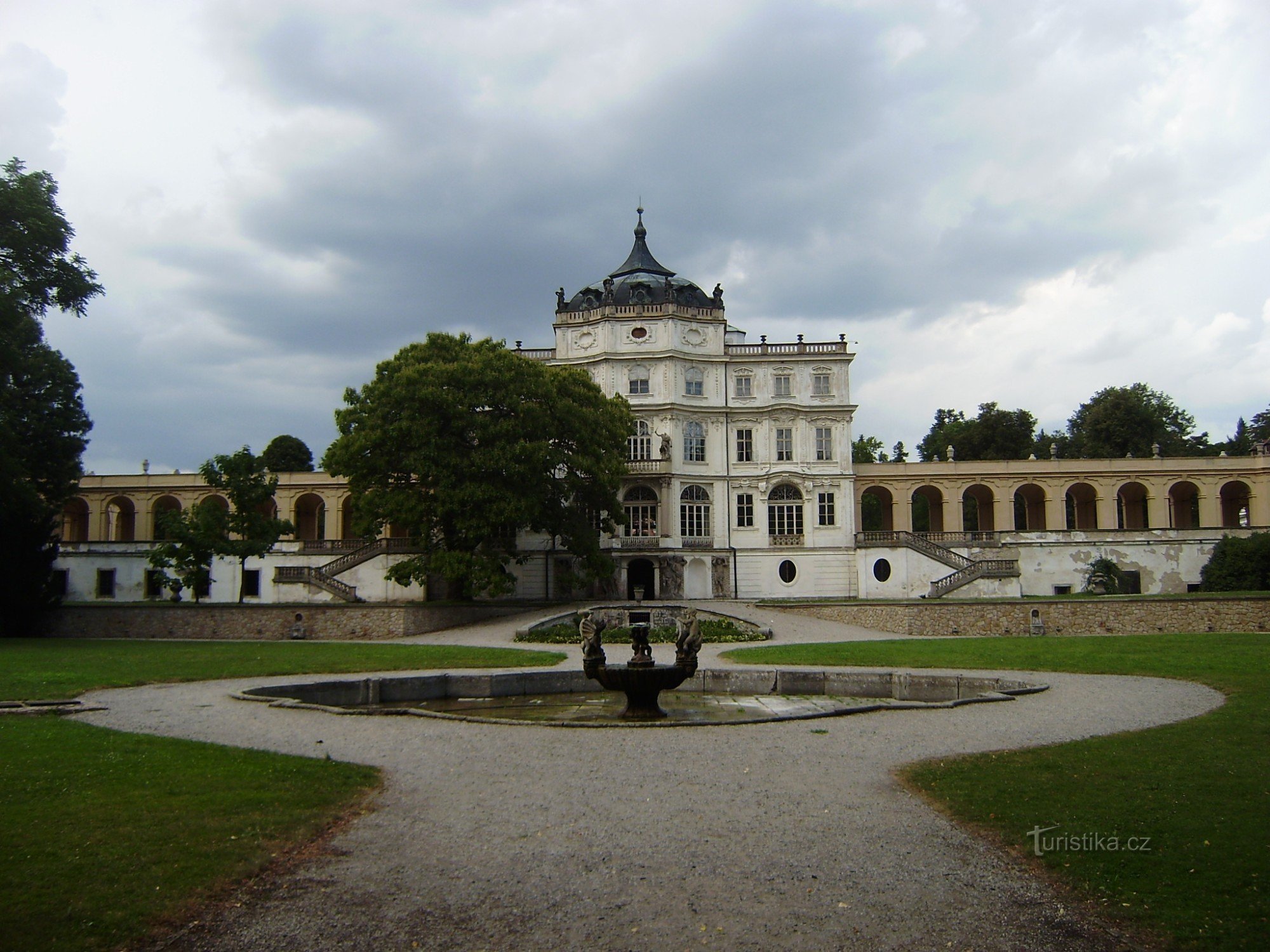 Ploskovice - zámek