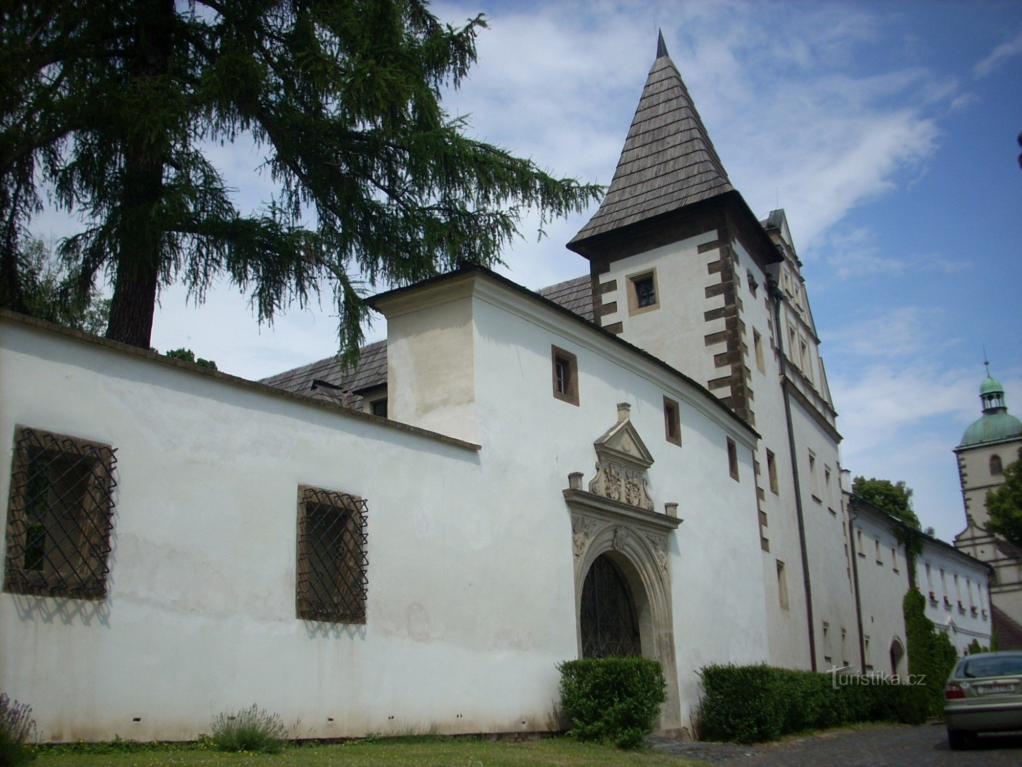 Mirante e castelo de Ploučnická Benešov nad Ploučnicí