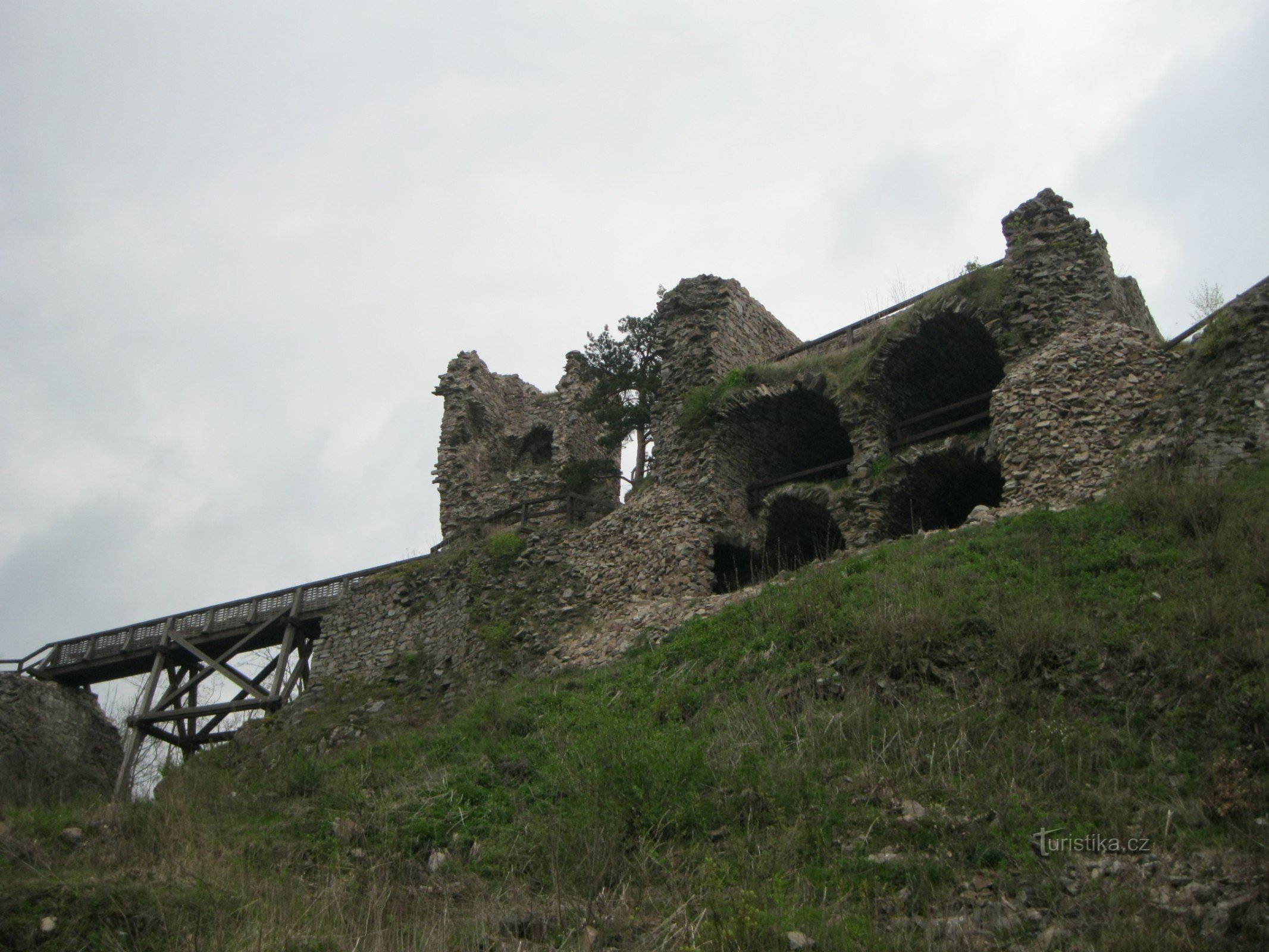 ヴィール周辺の城の後