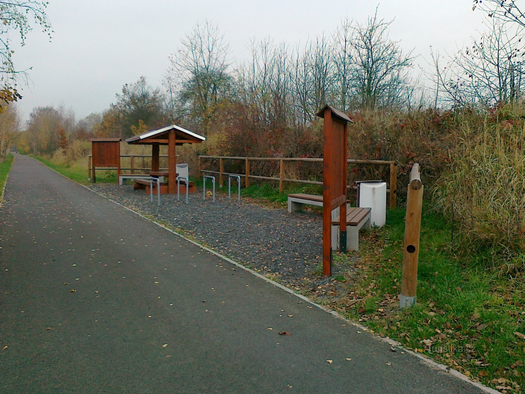 Entlang der Linie der tschechoslowakischen Befestigungen.