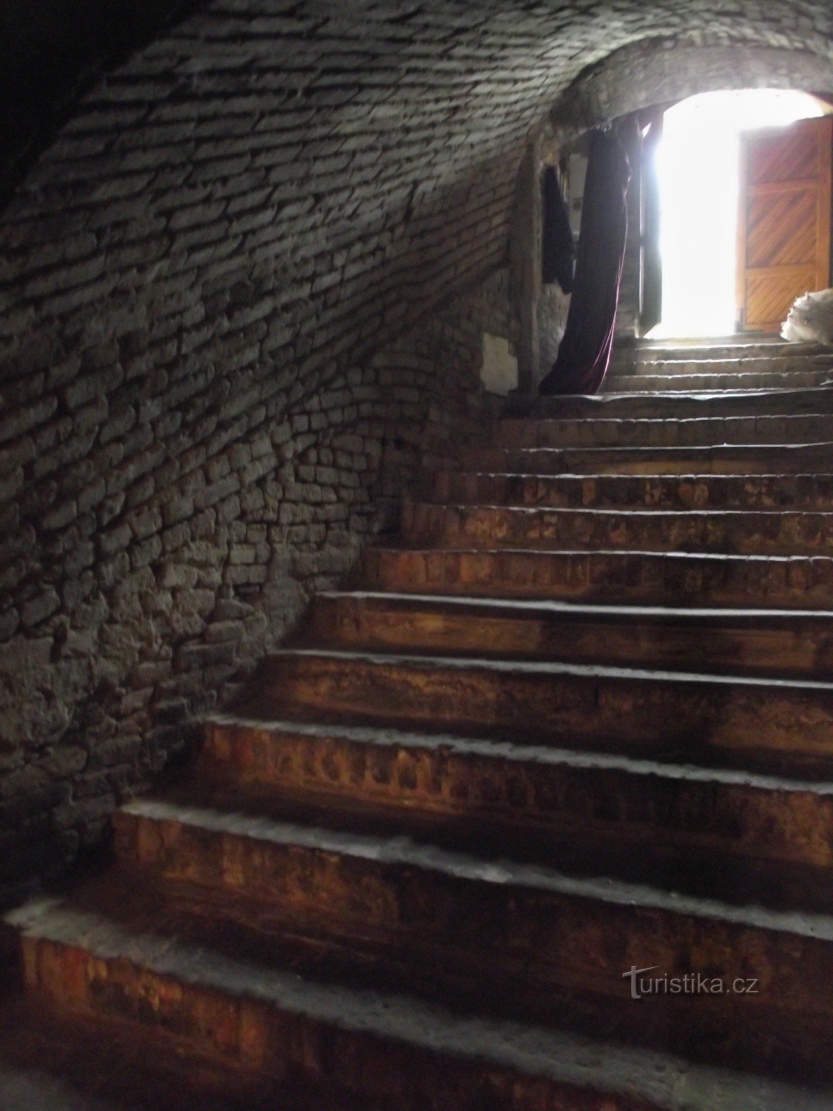 En haut des escaliers