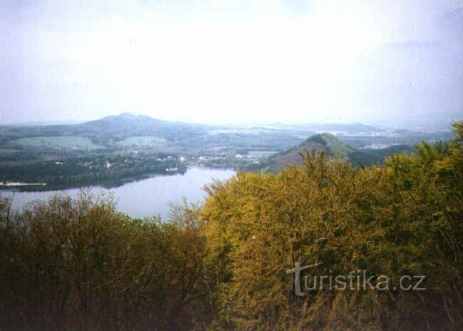 Auf dem gelben Weg um den Mácher See