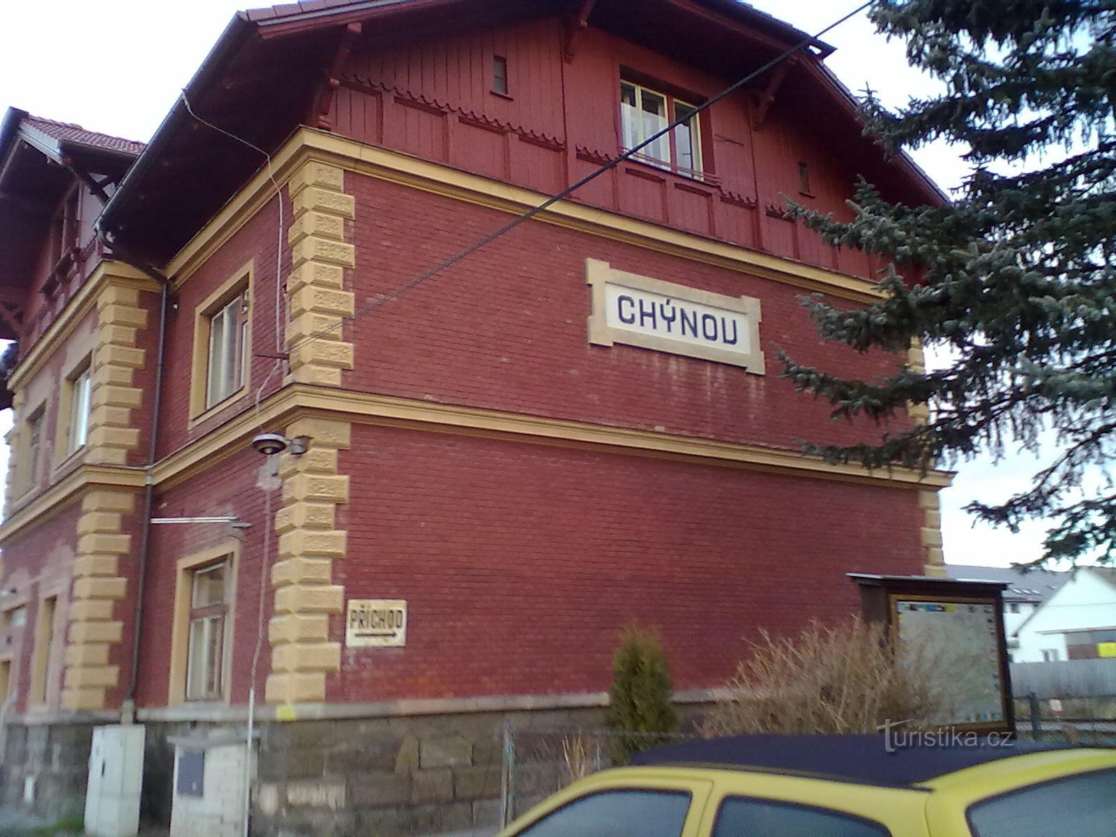 Început - Chýnovské nádraží.