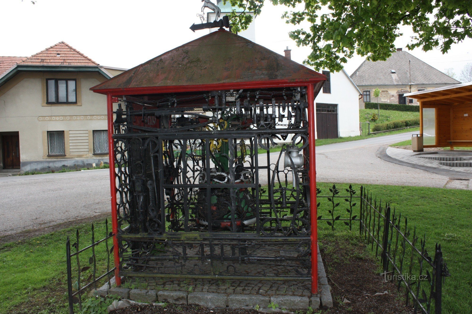 Un homenaje a la herrería y al oficio de herrador de František Uchytil en Miřetice