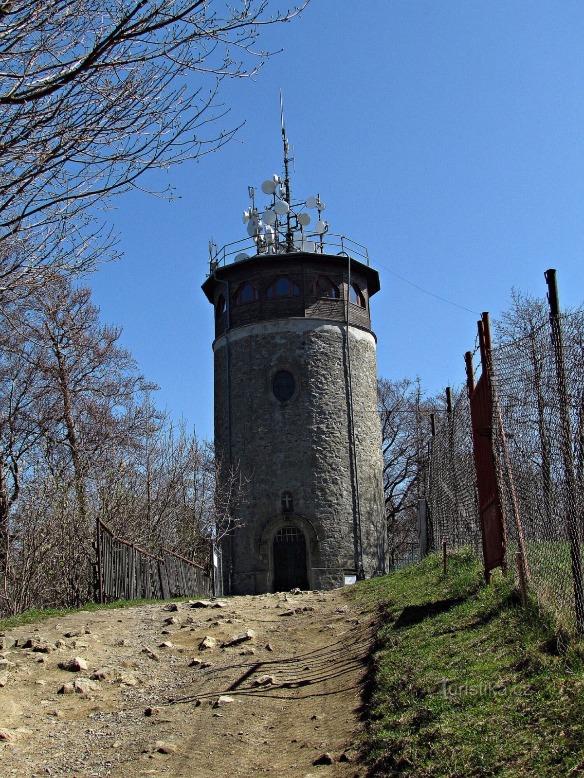 Sob a torre de vigia da pousada