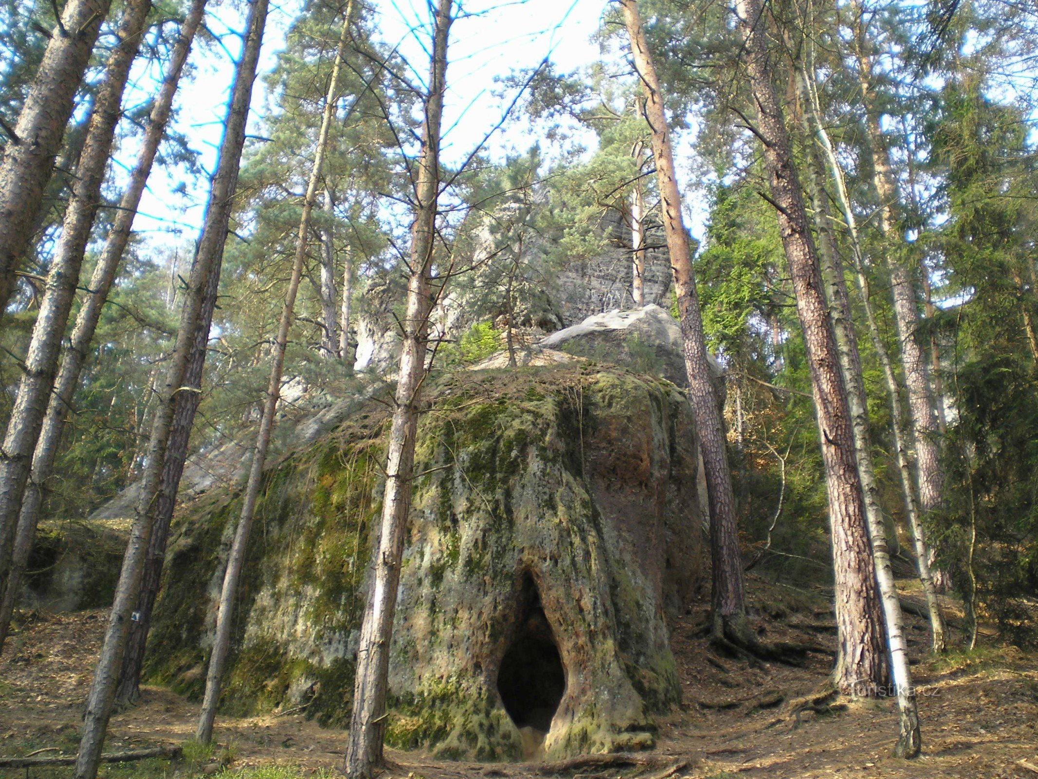 Sob o mirante de Hradčany