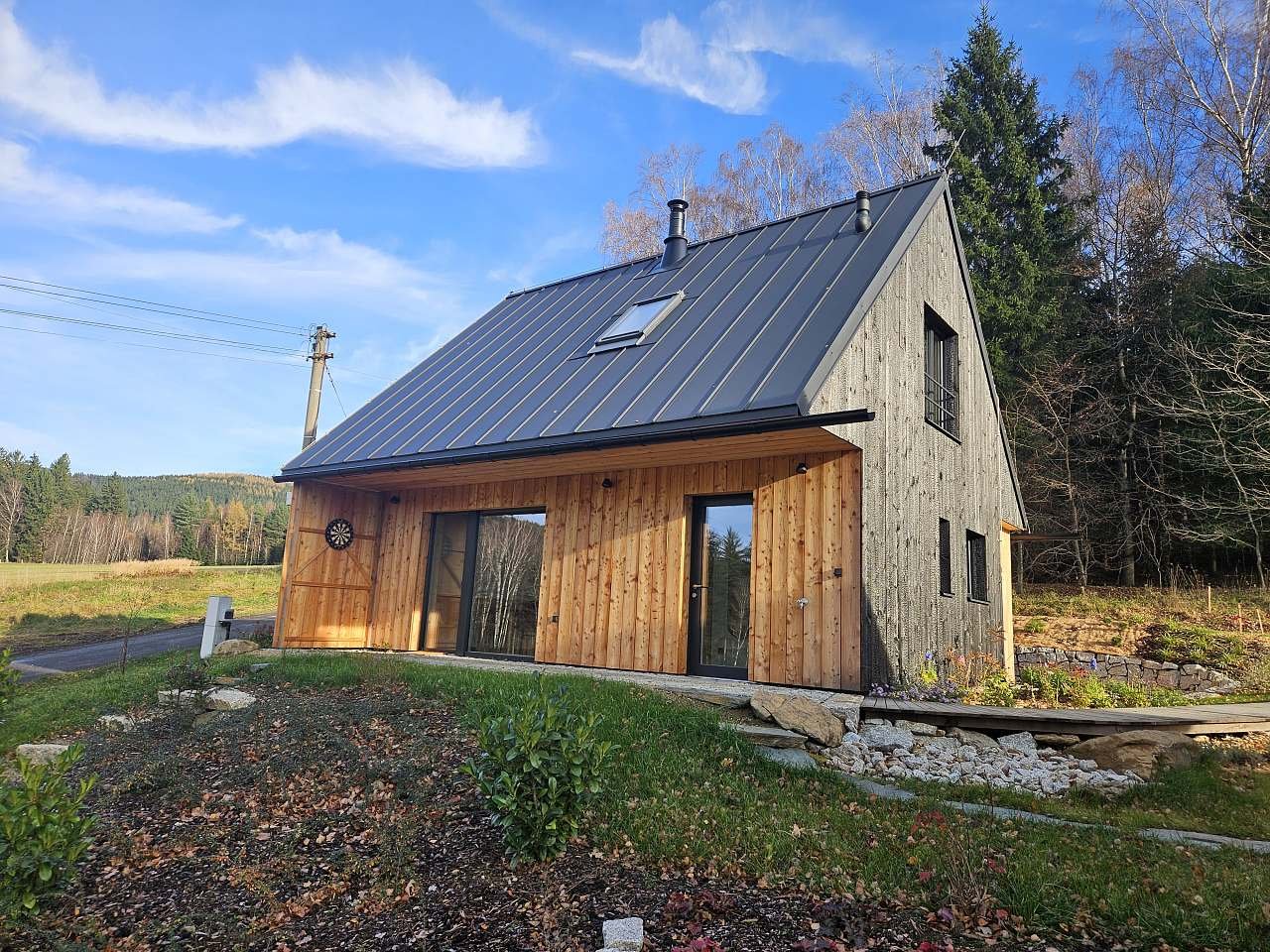 Pod Kočičí skálou - Host