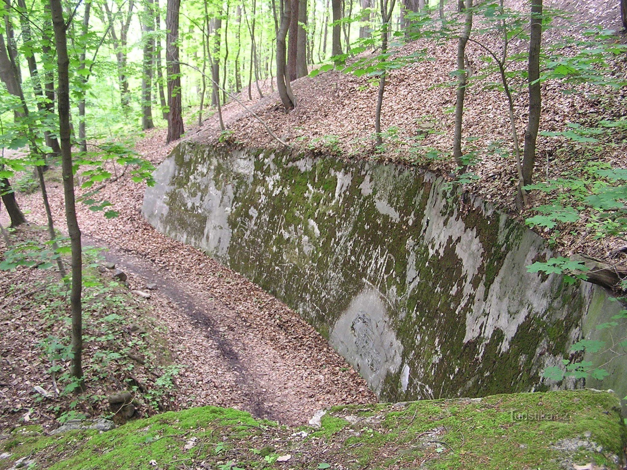 Passagem subterrânea sob o corpo da via - 27.5.2004