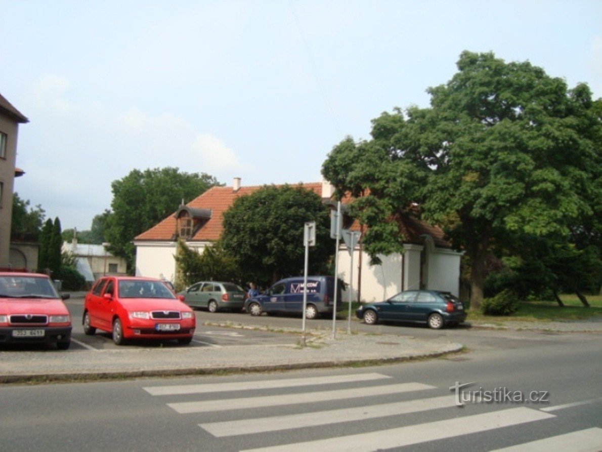 Rue Podebrady-Husova-Paroisse Evangelická-Photo: Ulrych Mir.