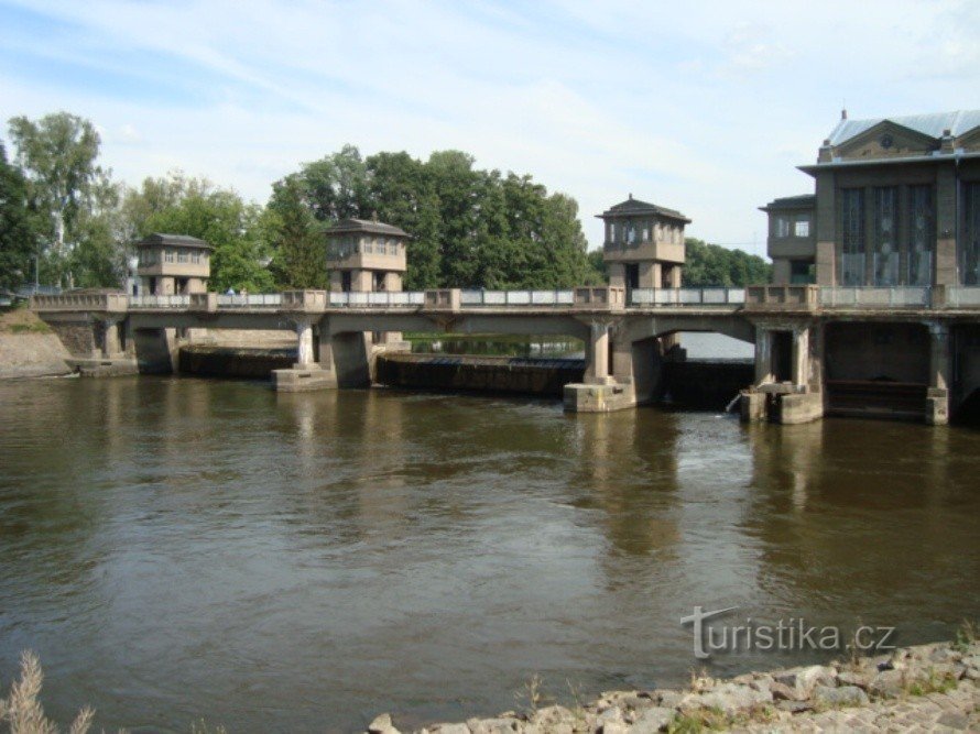 Poděbrady-waterkrachtcentrale op de Labe-Foto: Ulrych Mir.