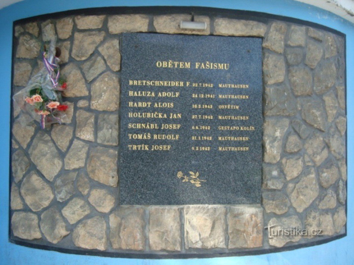 Poděbrady-Jiráskova Street-Bohemia glassworks with a memorial plaque to the victims of fascism-Photo: Ulrych Mir.