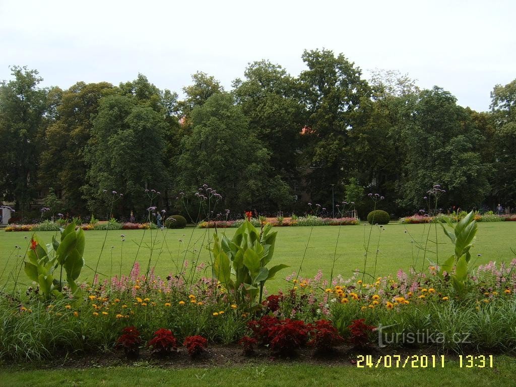 Poděbrady - colonnade and castle