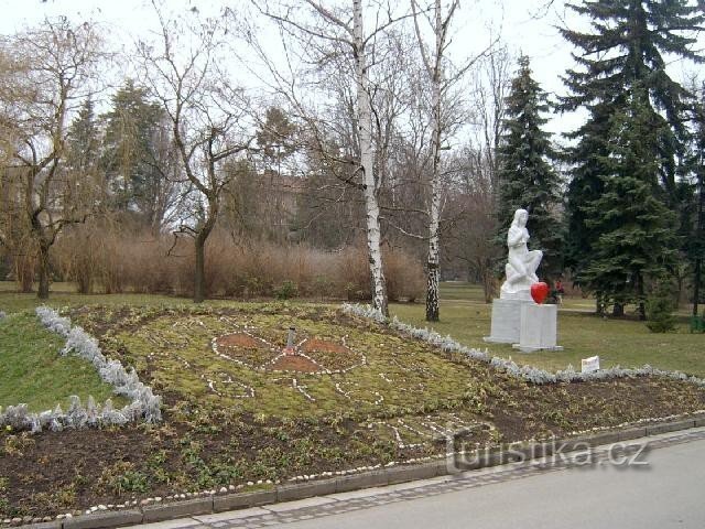 Poděbrady - Kurpark - Blumenuhr