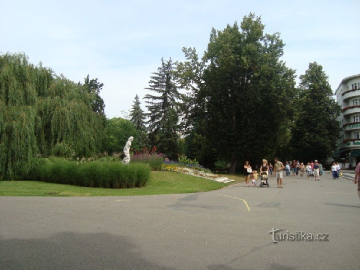 Podebrady-Kurpark-Skulptur Nach einem Bad-Foto: Ulrych Mir.