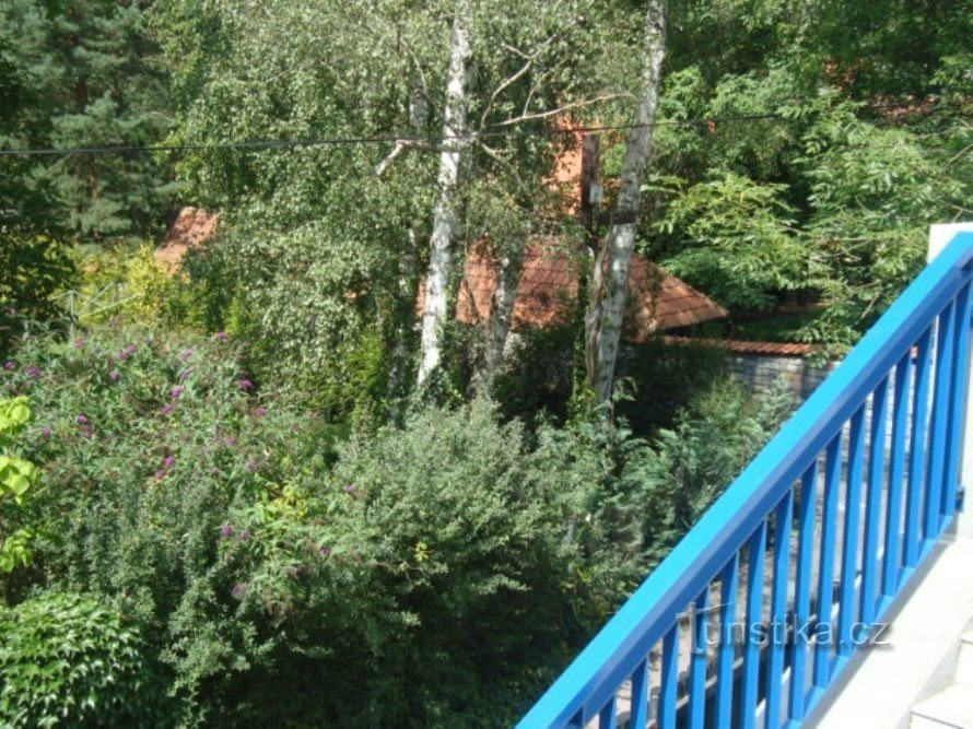 Poděbrady - Missionskreuz aus Holz mit Blatt Christus unter der Prager Brücke - Foto: Ulrych Mir.