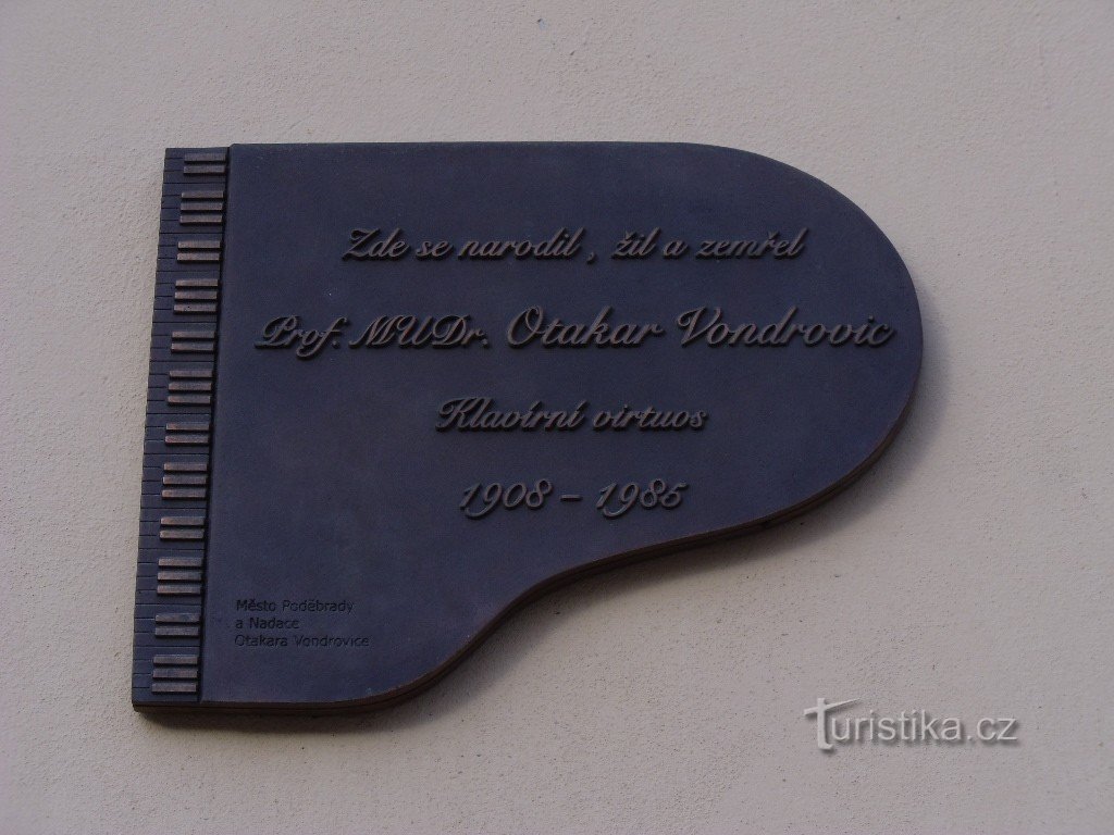 Poděbrady - placa memorial de Otakar Vondrovice