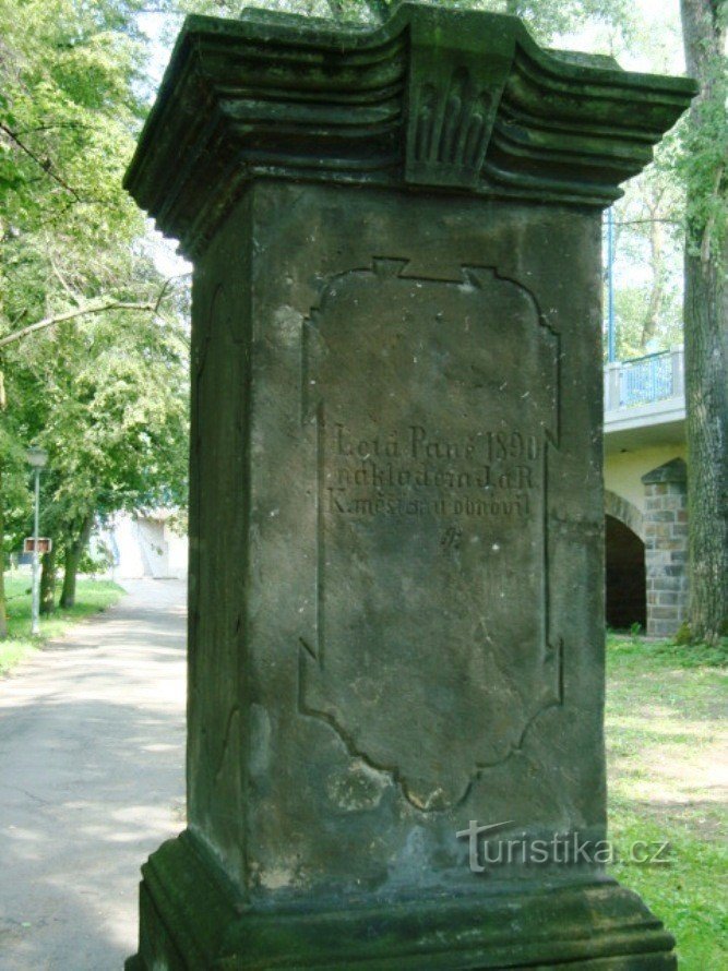 Poděbrady - bệ cột Đức Mẹ - Ảnh: Ulrych Mir.