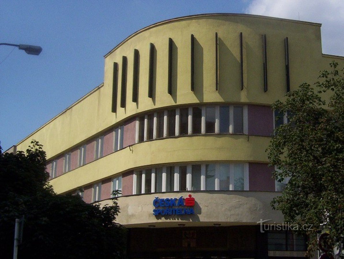 Poděbrady-Riegrovo náměstí-Česká spořitelna building-Photo: Ulrych Mir.