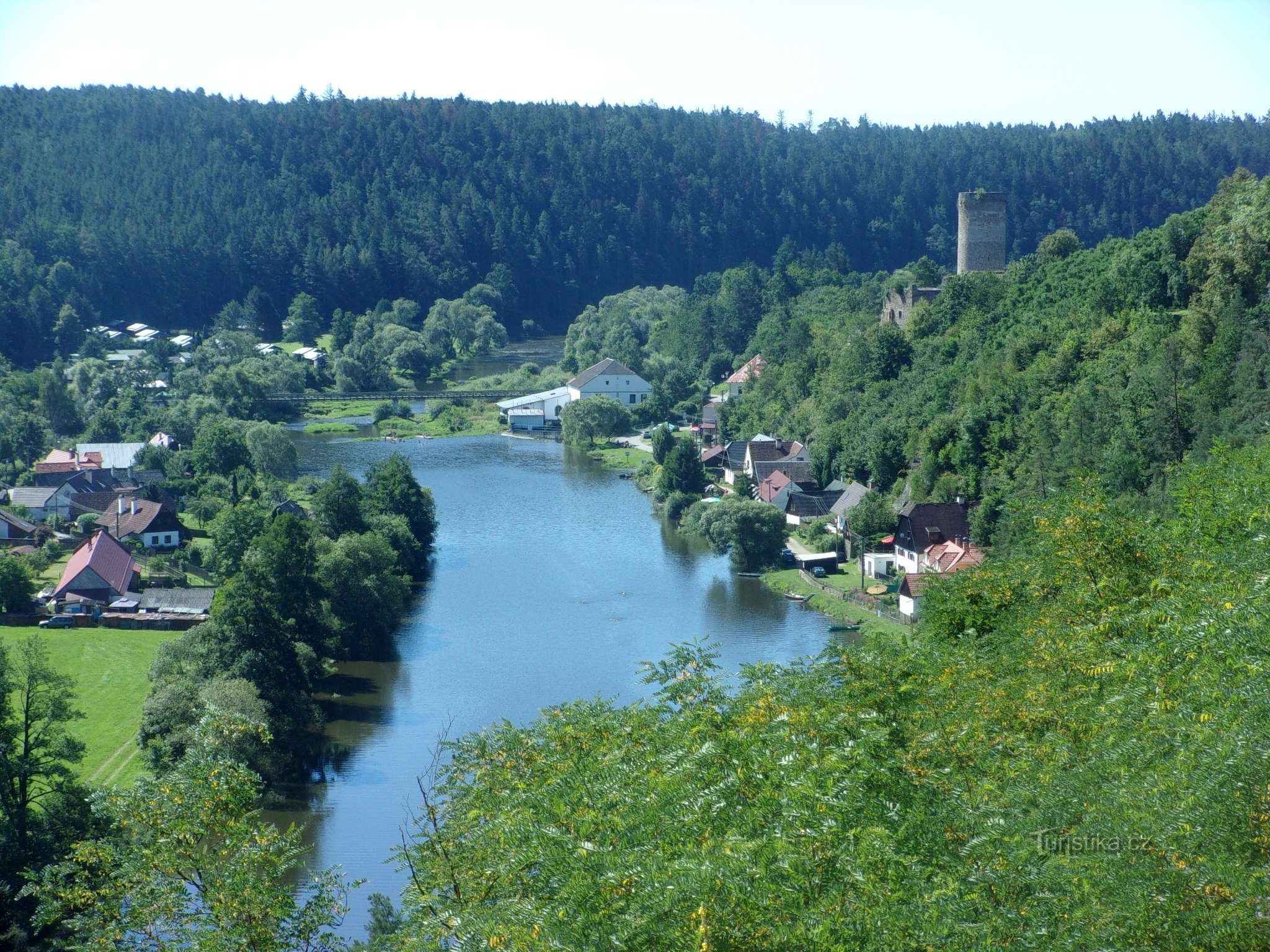 De-a lungul Lužnice de la Dobronice la Castelul Příběnice