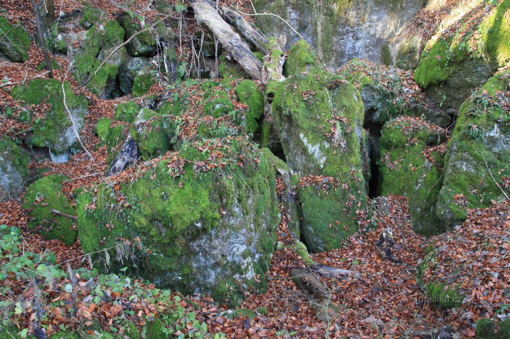 Unterirdischer Tauchgang