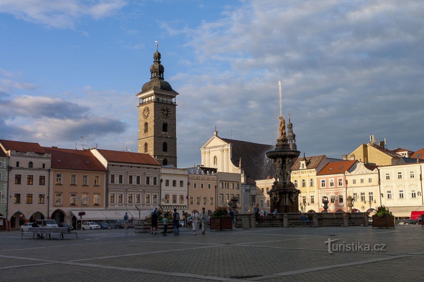 Début de soirée sur la place Přemysl Otakar