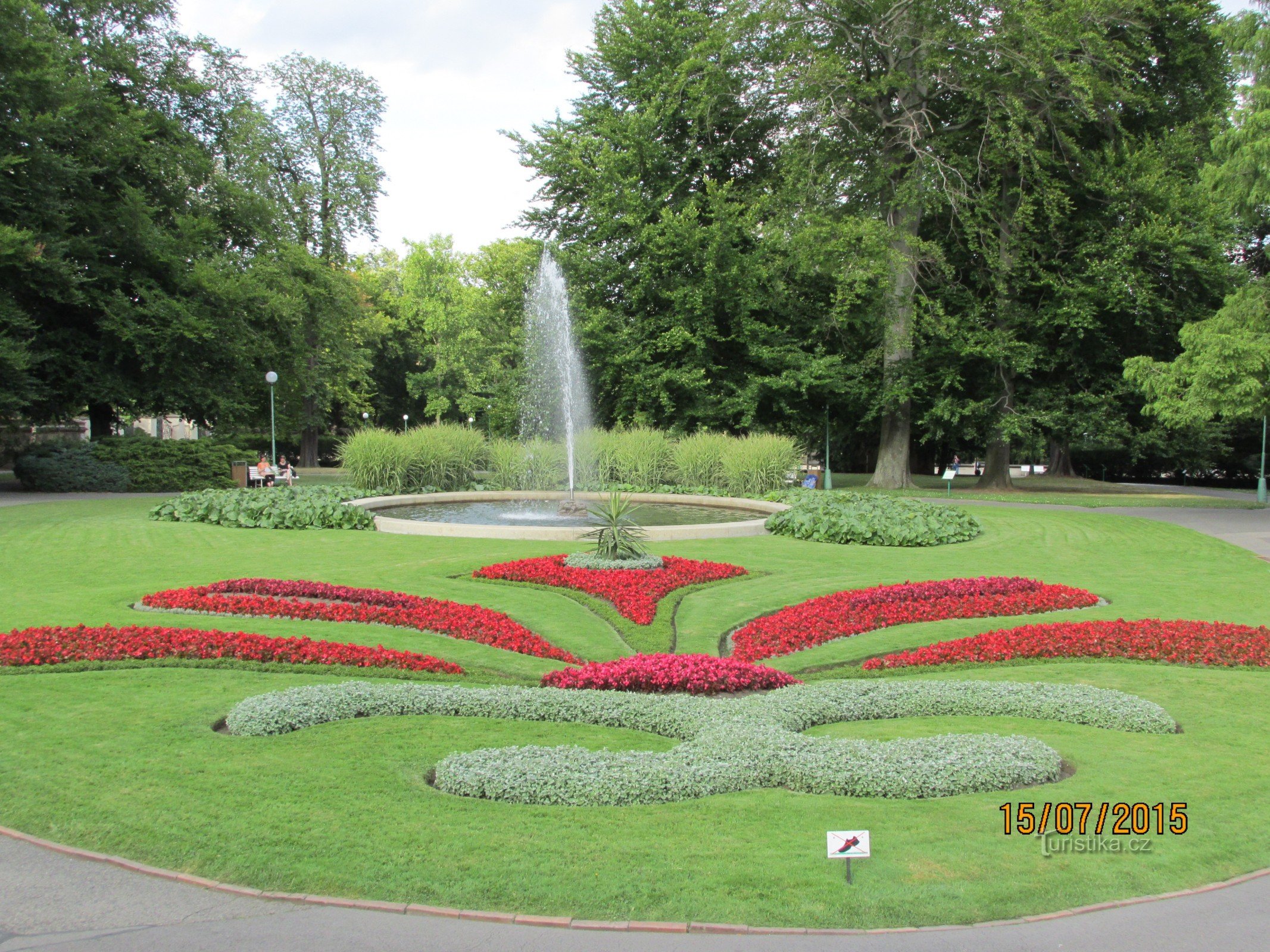 Early evening walk through the castle garden to Prague Castle