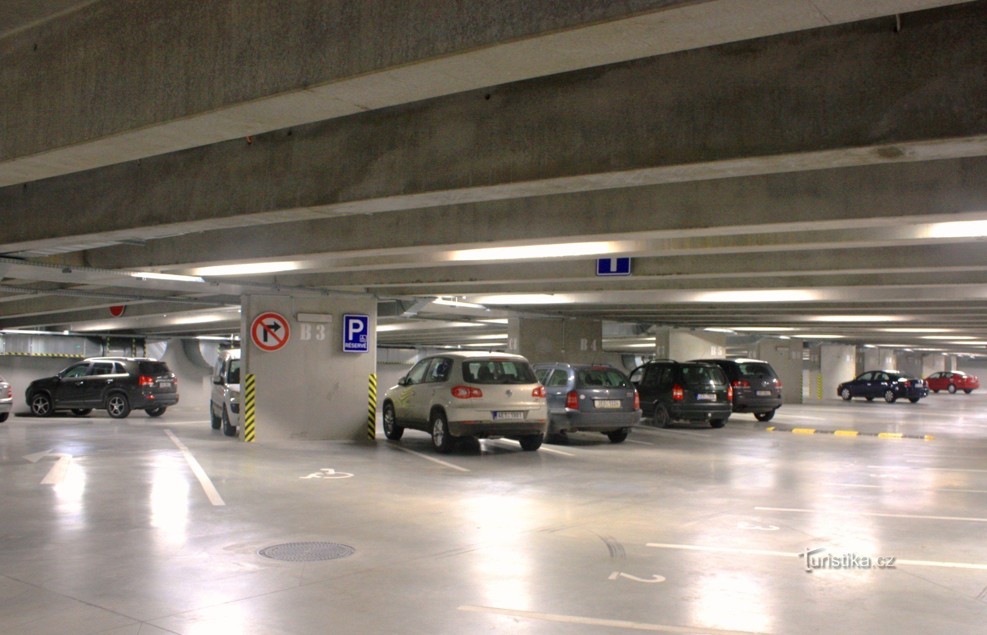 Parcheggio sotterraneo del terminal dei trasporti