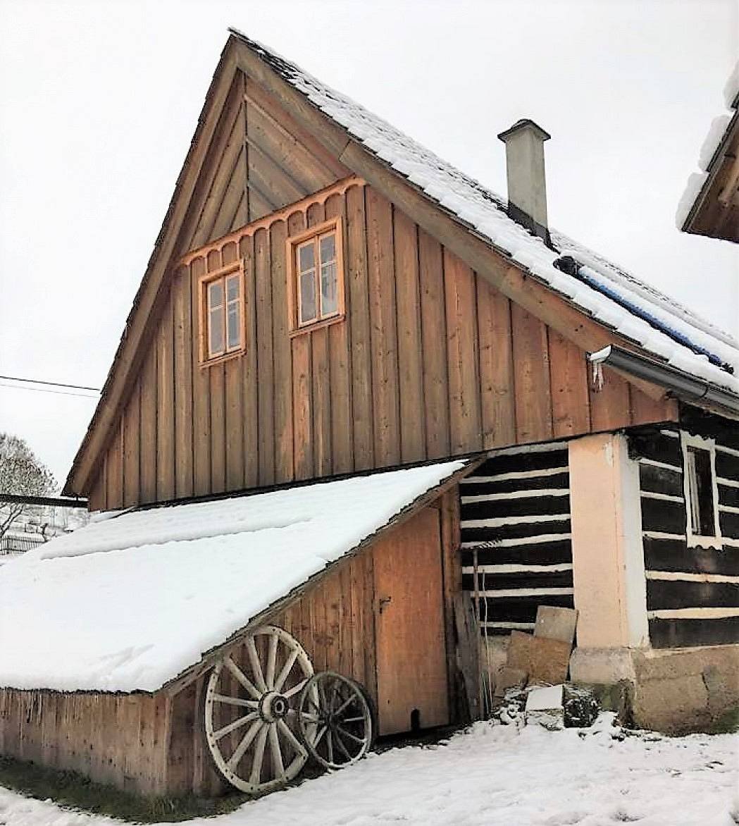 La casa de troncos de cuento de hadas de Horní Staré Buky