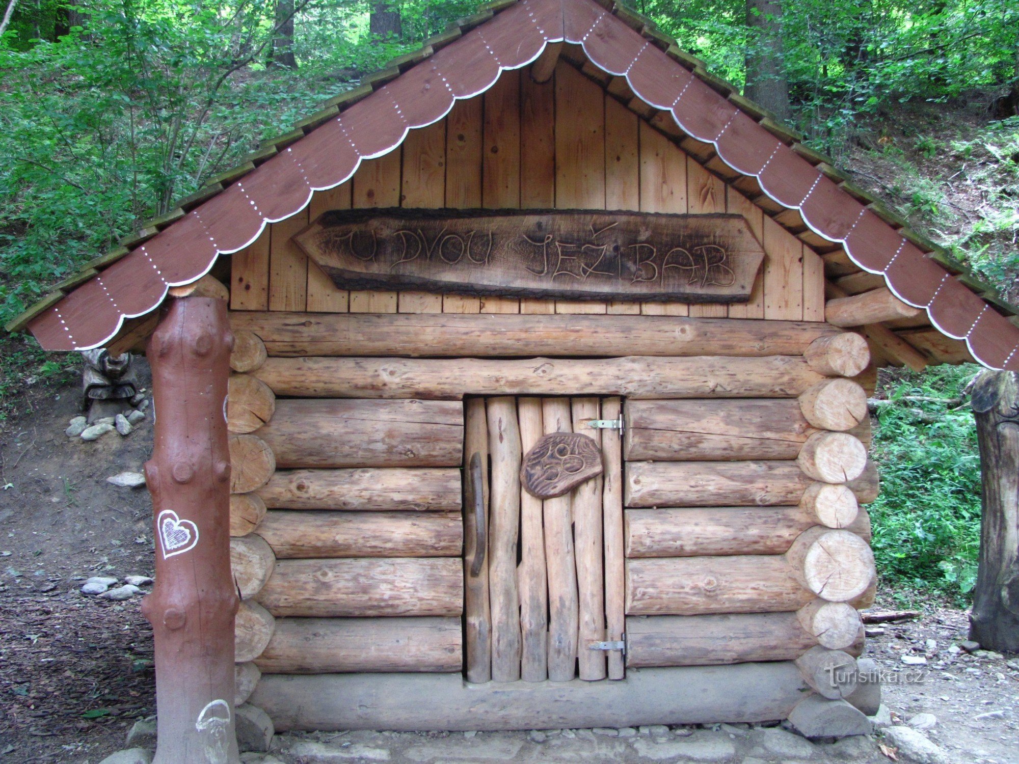 bosque de cuento de hadas