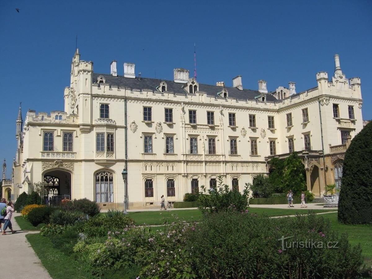 Castillo de cuento de hadas en Lednice