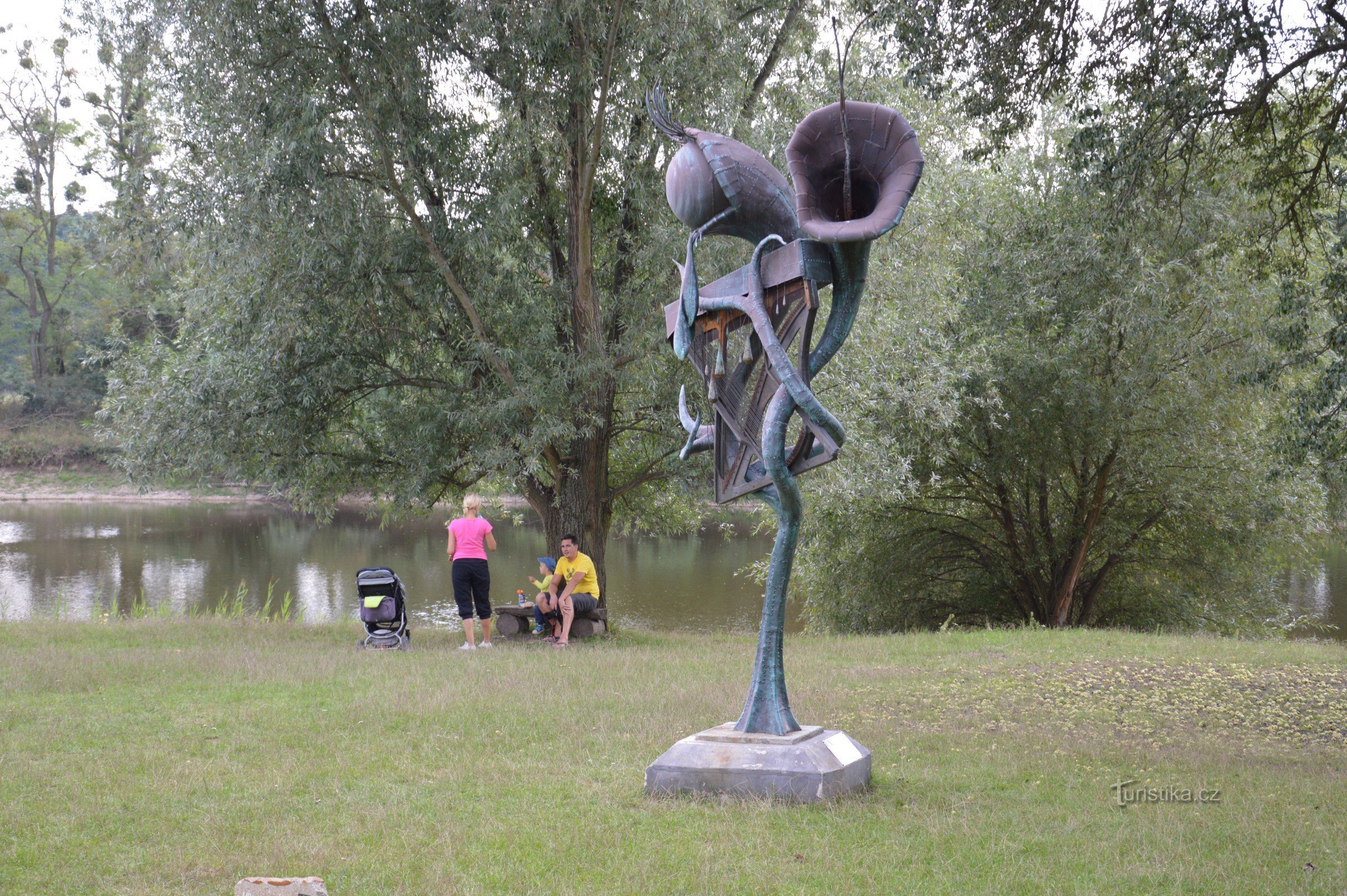 Pagansko - wind harp tree