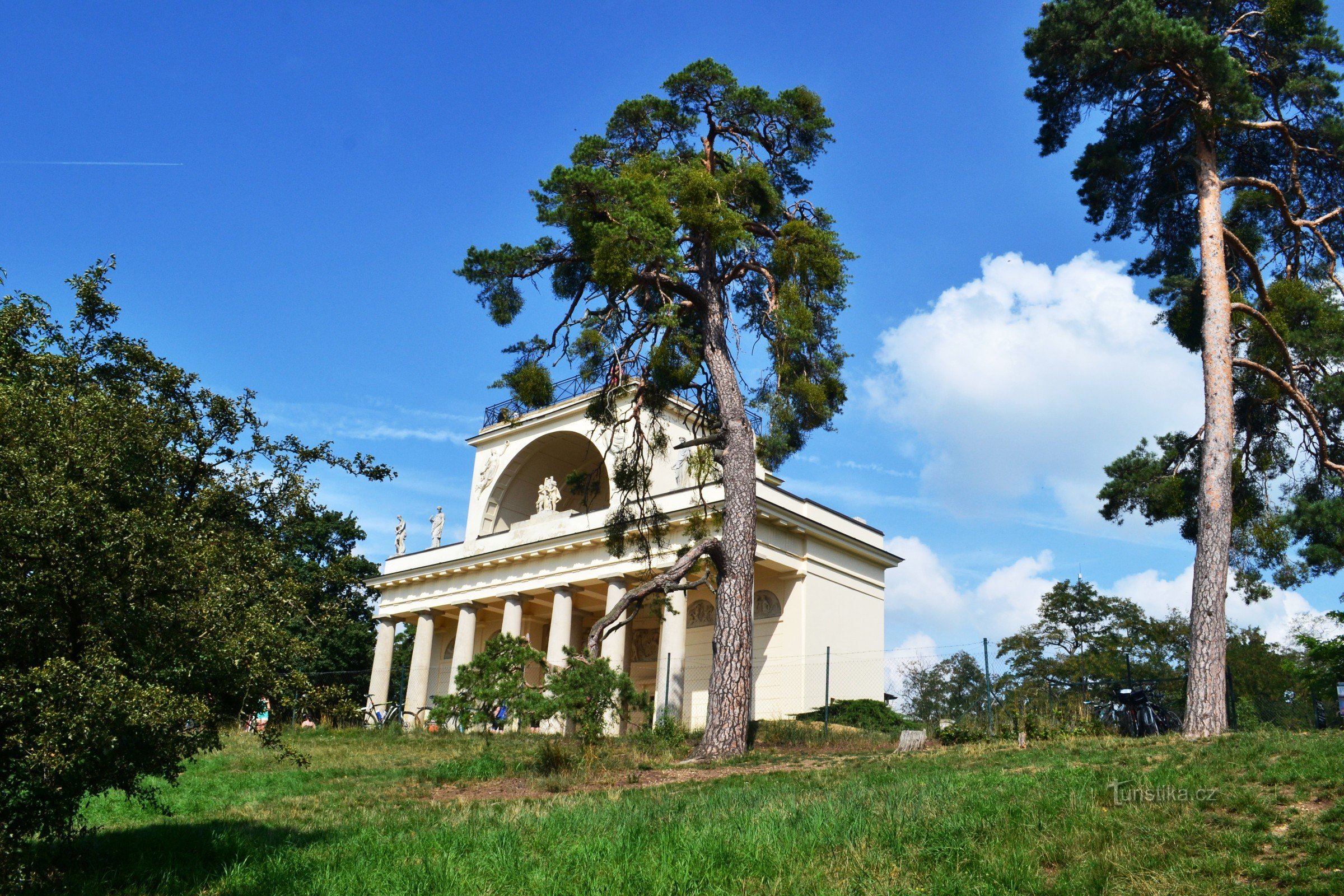 vista do Templo de Apolo e arredores