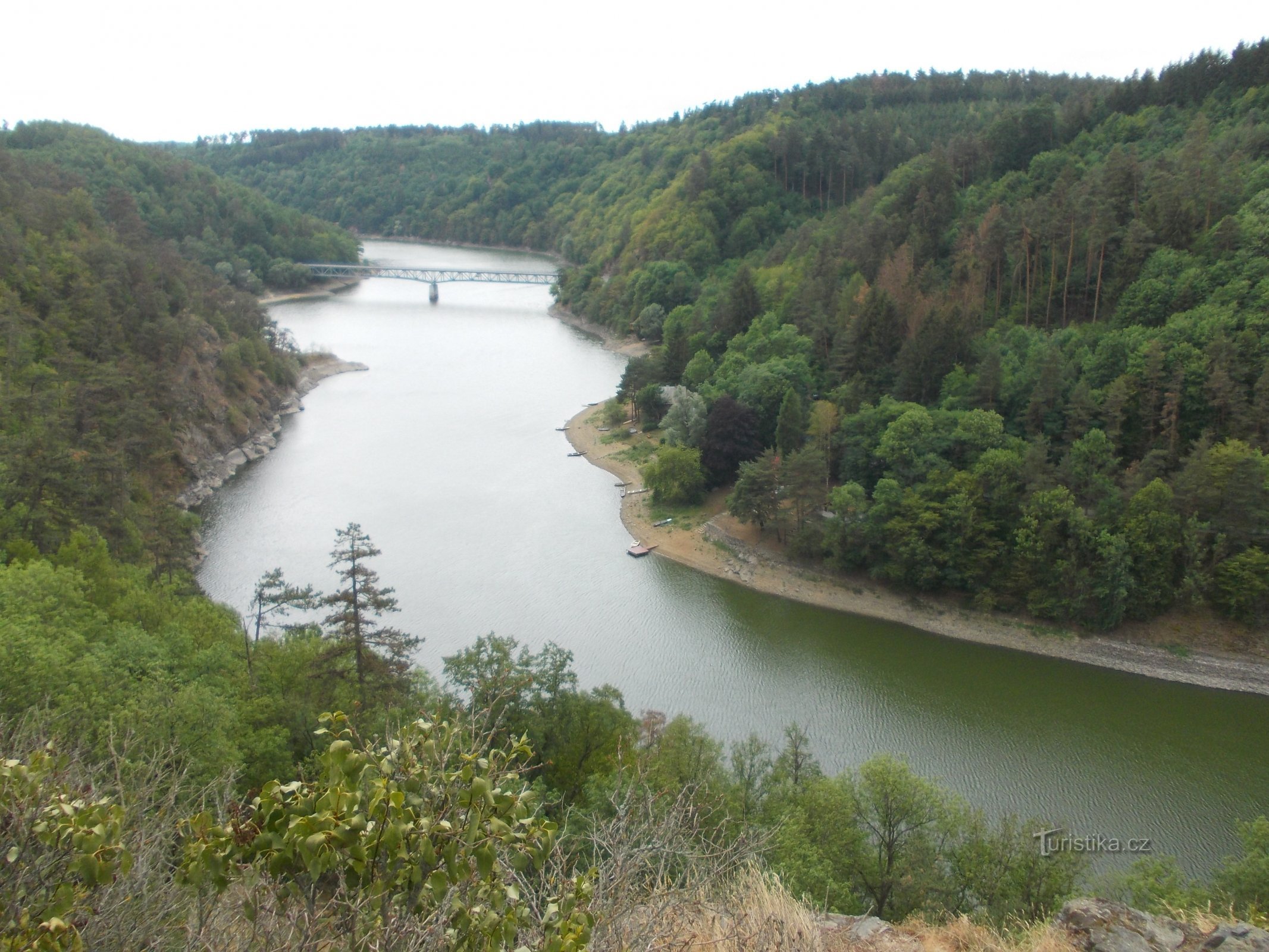 vue sur Dyje et Vysočanský most depuis le château