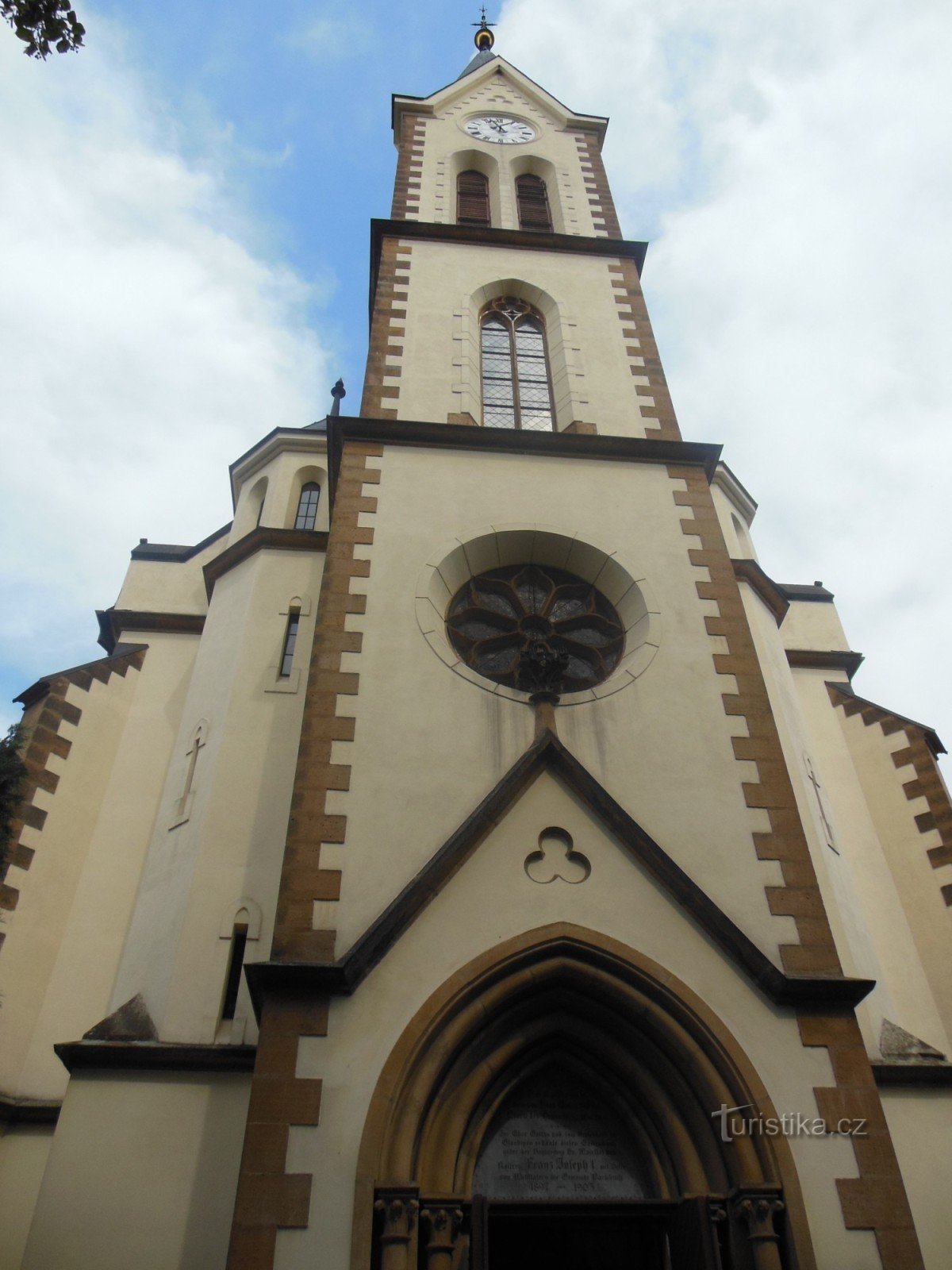 vista de la torre de la iglesia