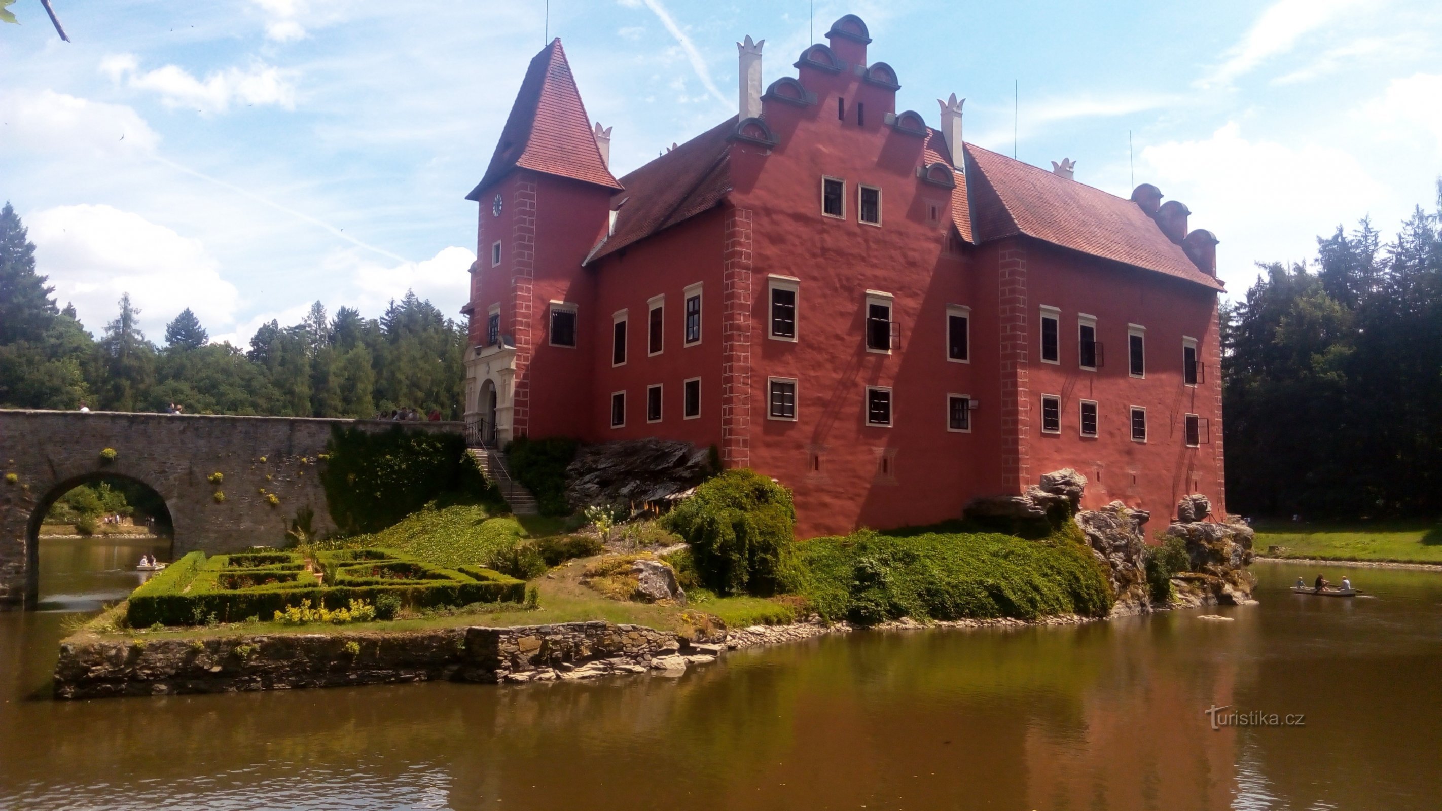 vedere la castel de pe poteca de lângă castel