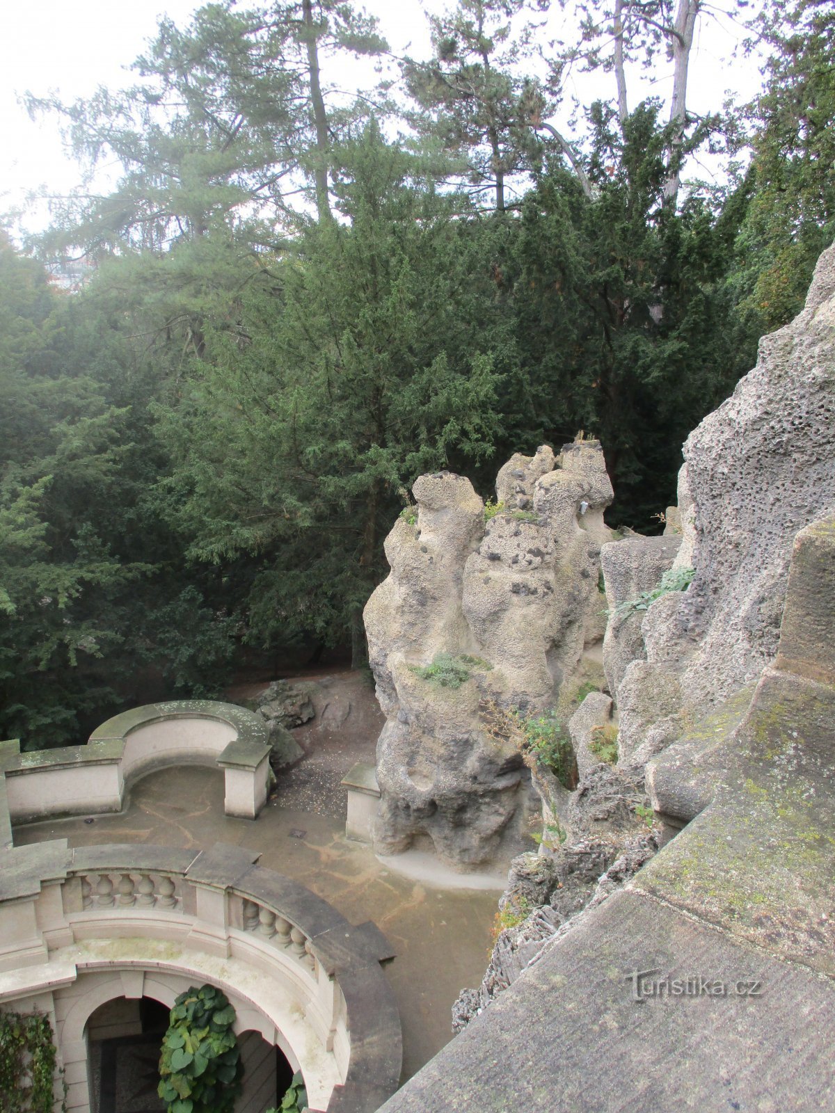 Blick von der oberen Terrasse im ersten Stock