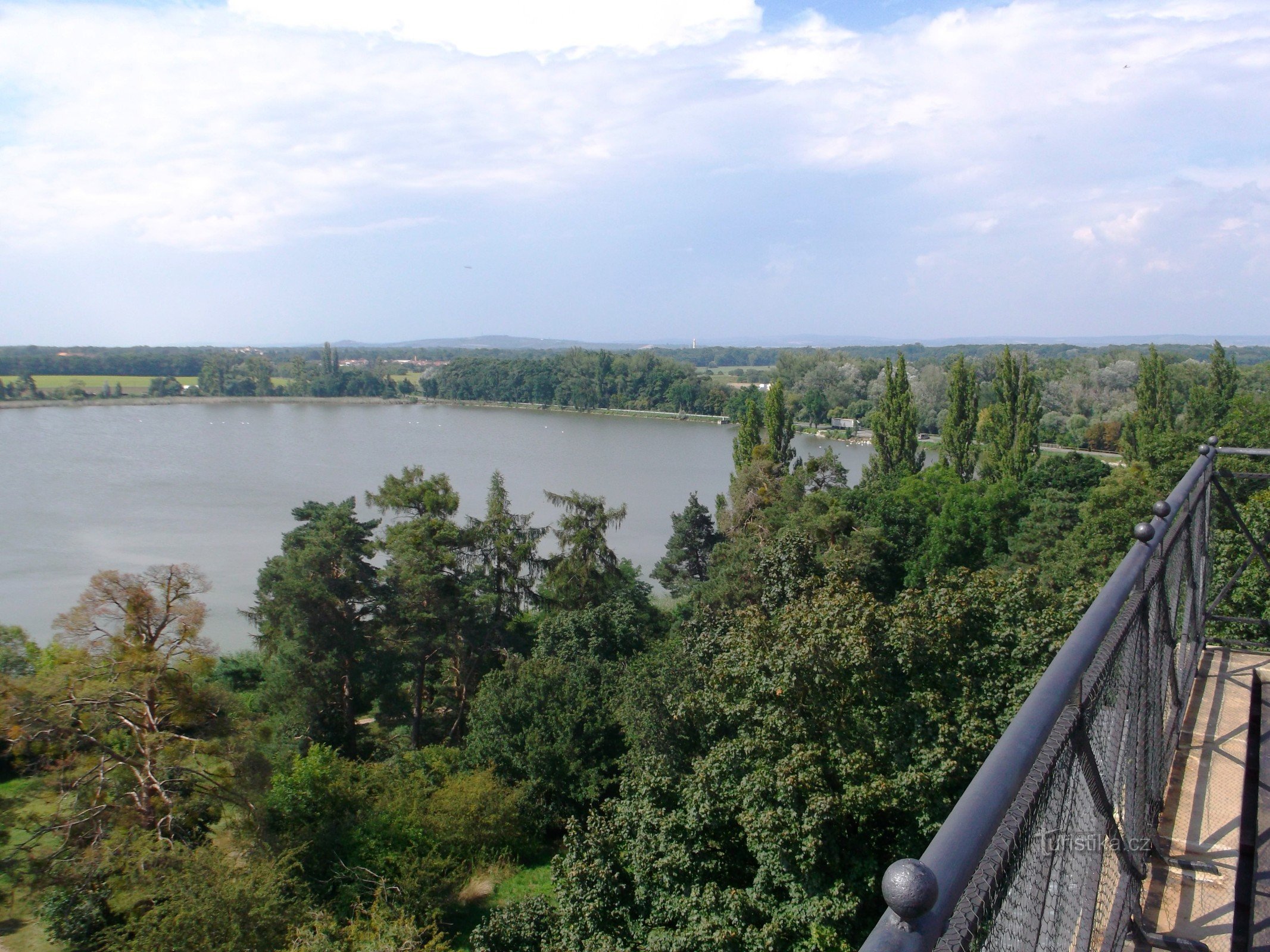 widok z tarasu - kierunek minaretu, zamek