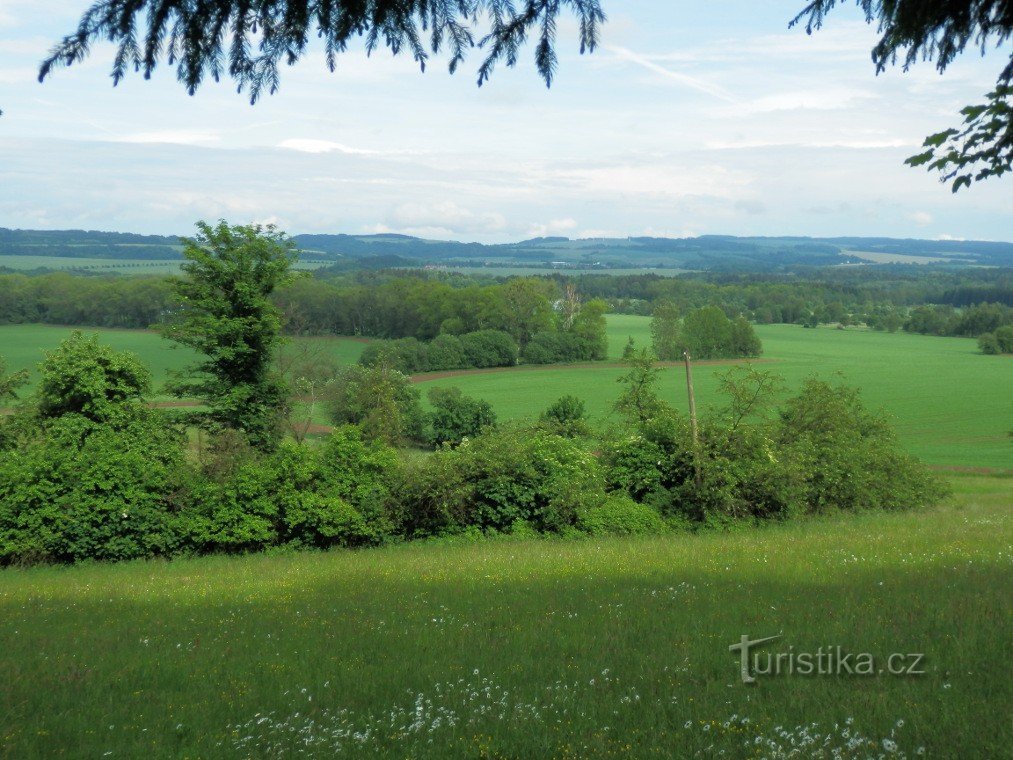 Vista del surco Třebovská-Svitava con Hřebečský hřbet