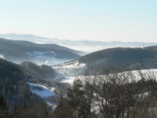 Vue sur la vallée du haut de la pente