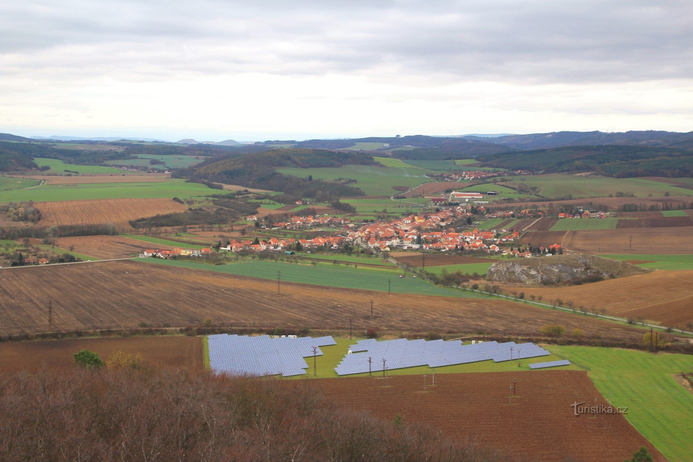 Vue sur Malhostovice et Nuzířov