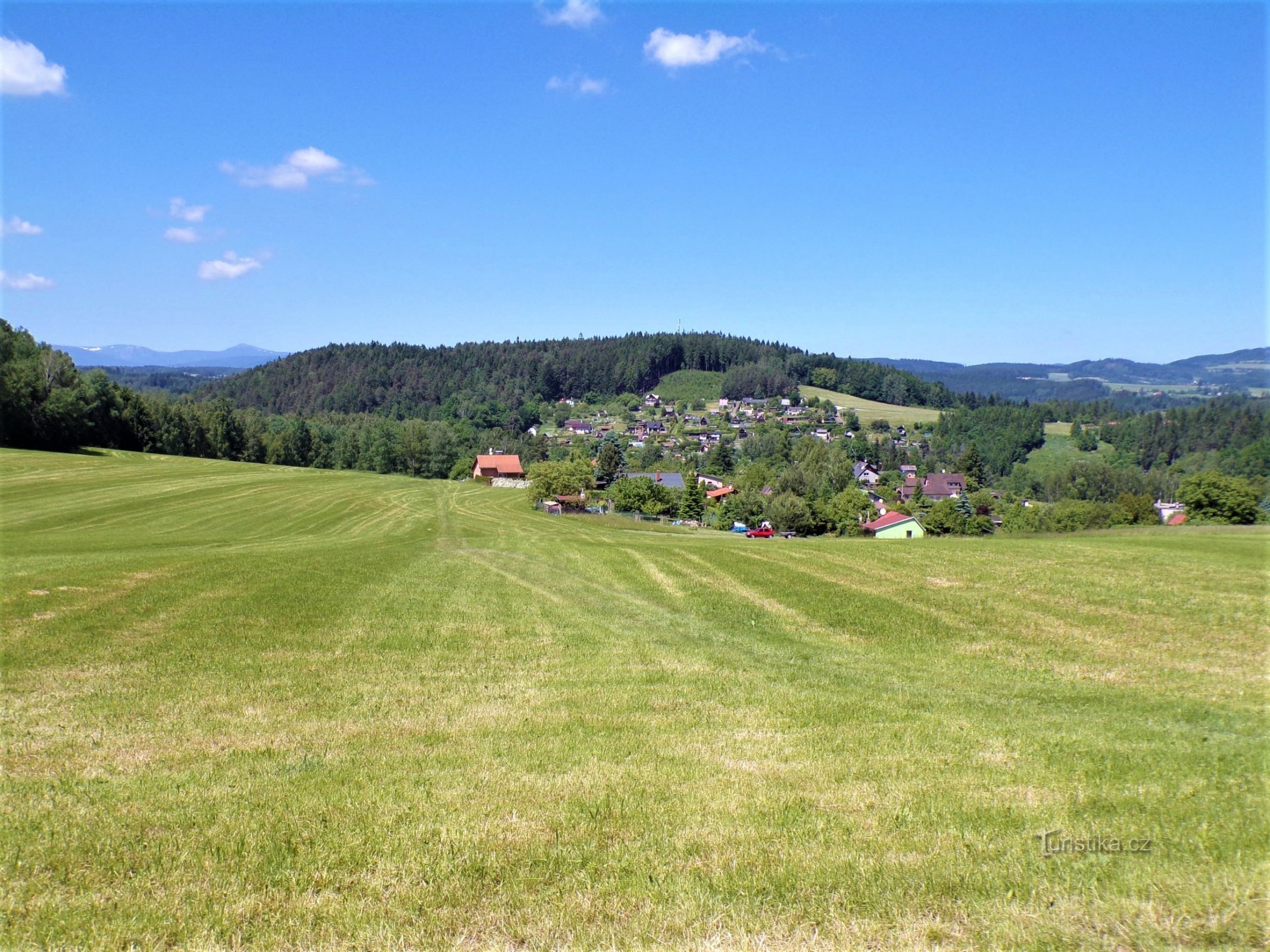 View of Velbabá from the Na Samkovském locality (Úpice, 14.6.2021/XNUMX/XNUMX)