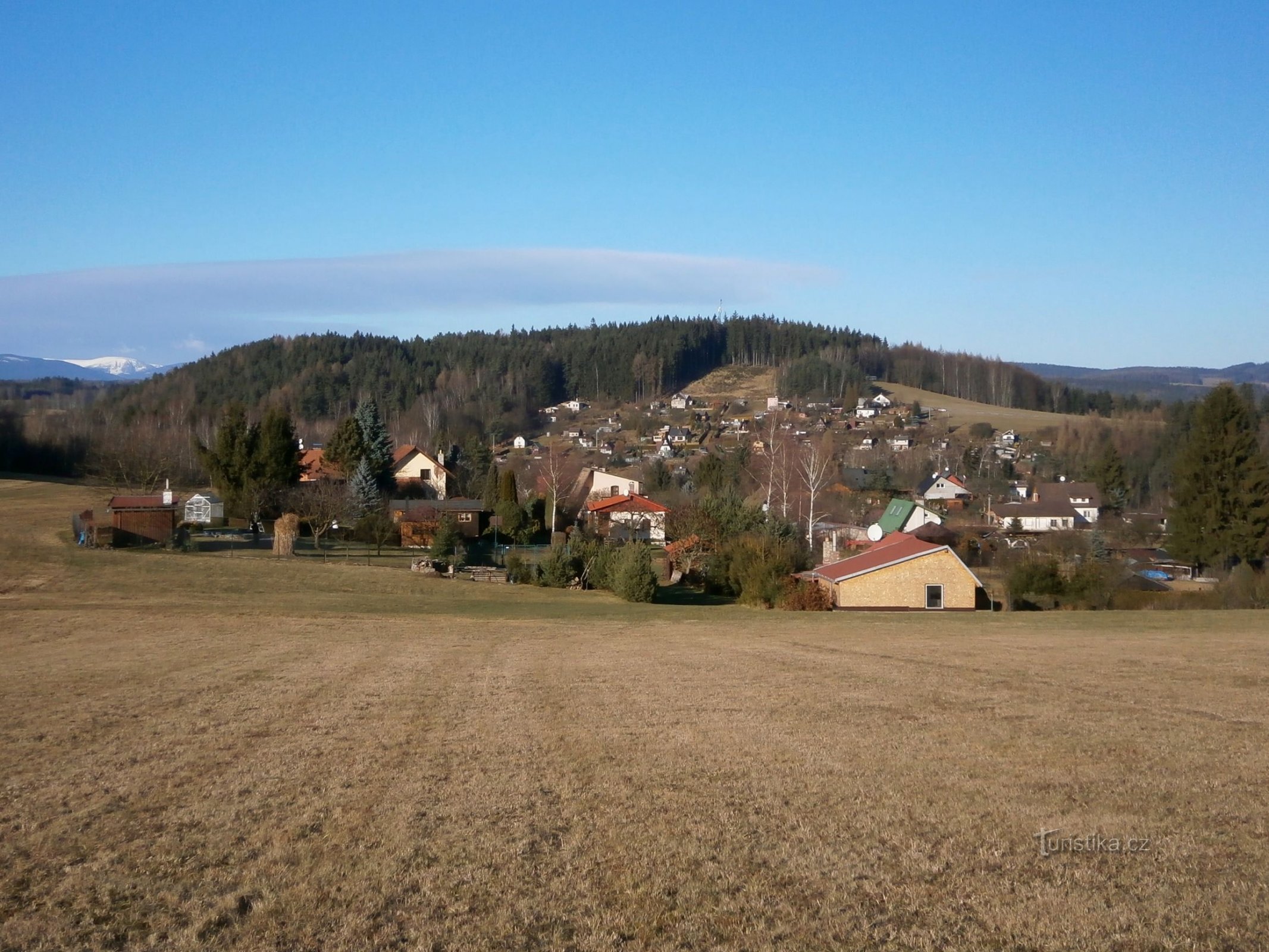 Pohled k Velbabě z lokality Na Samkovském (Úpice, 28.12.2016)