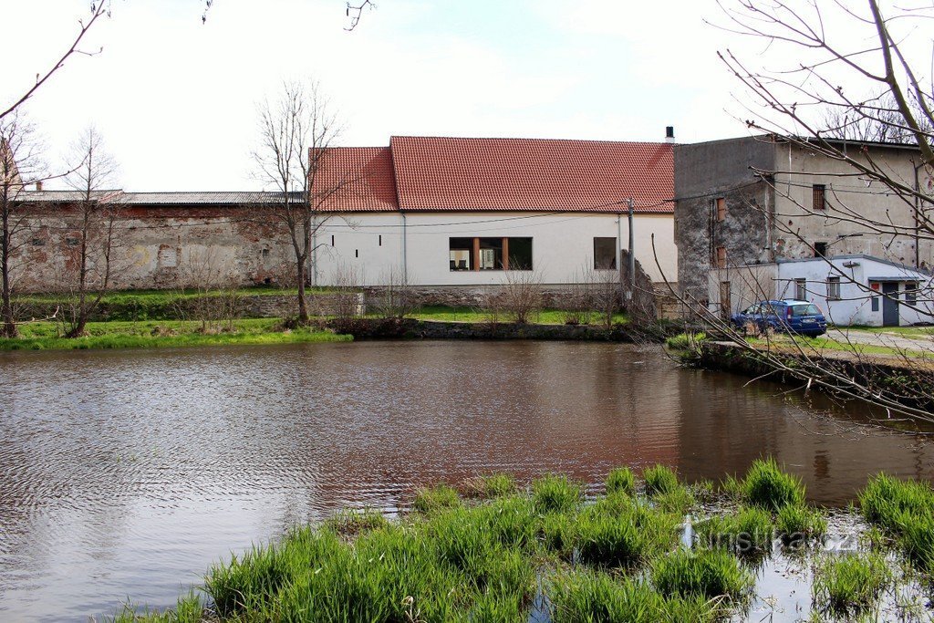 Uitzicht op de kasteelgebouwen