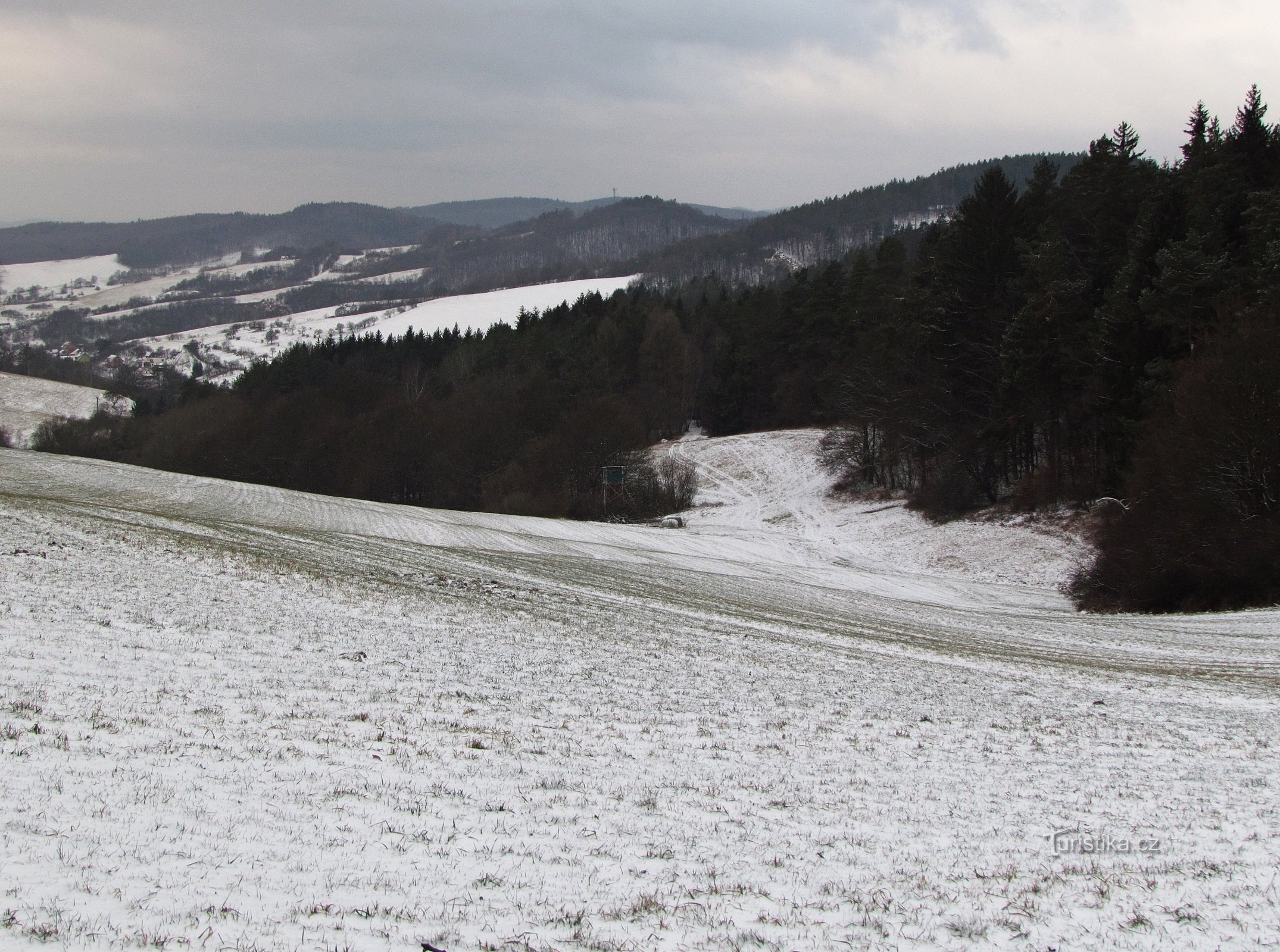 uitzicht op Všemina en omgeving